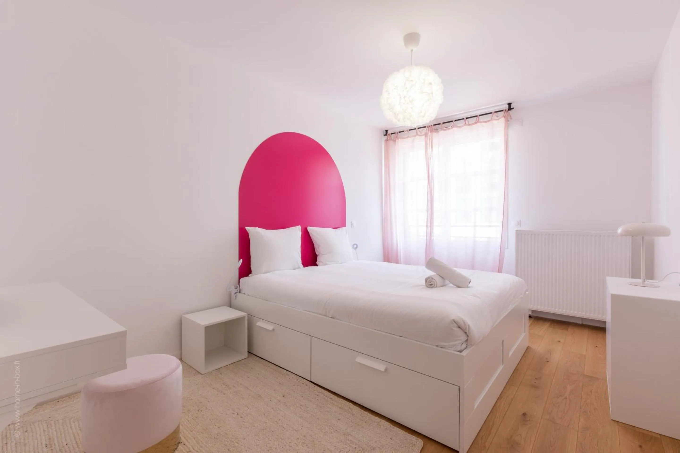 Bedroom in Full House By Plaza