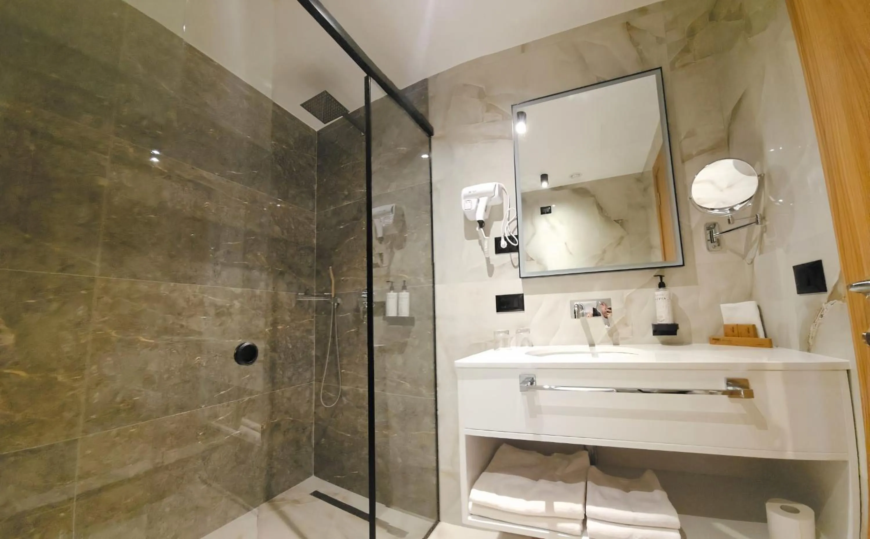 Bathroom in SIBB Hotel