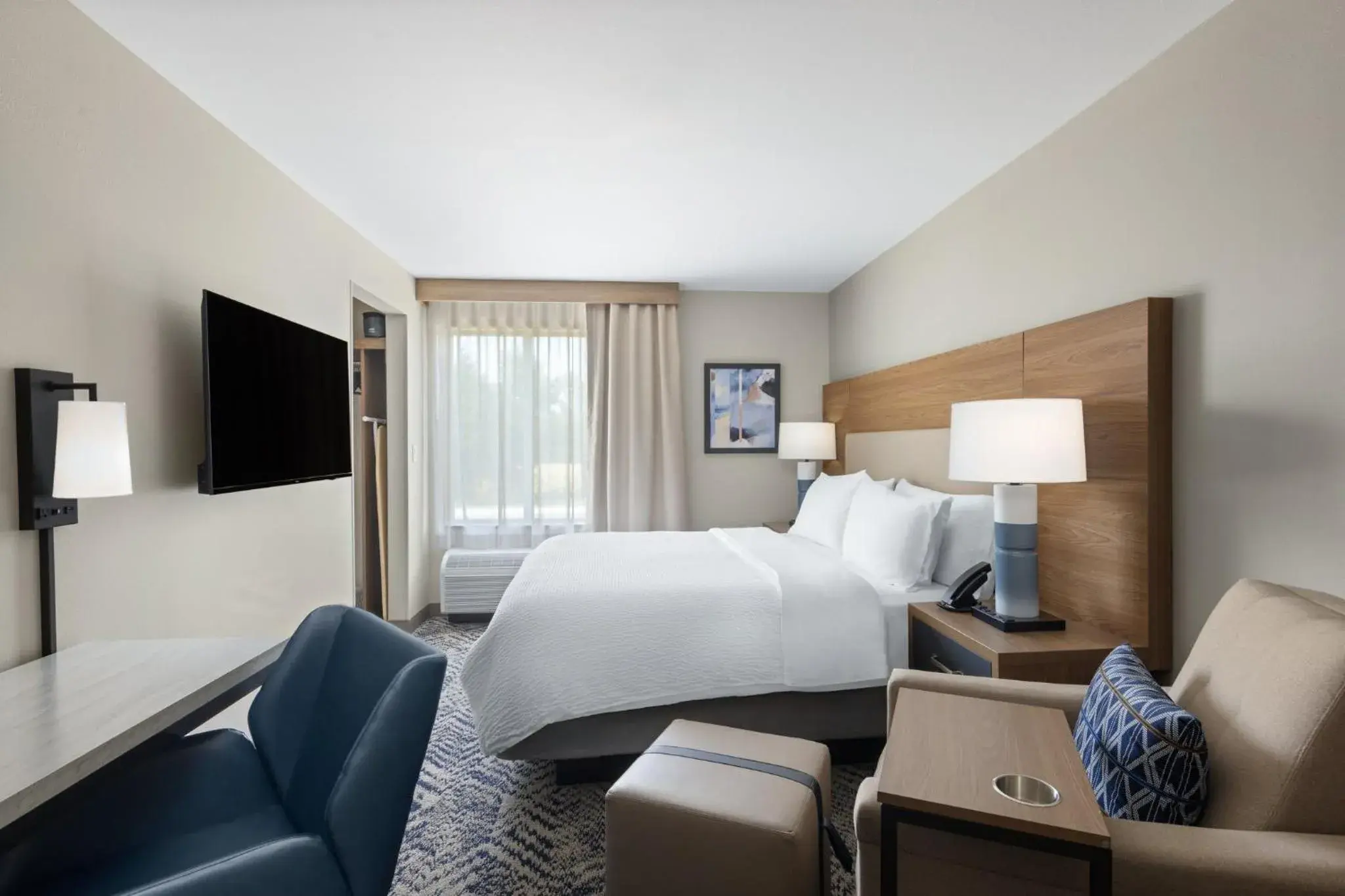 Photo of the whole room, Bed in Candlewood Suites McPherson by IHG Photo of the whole room, Bed in Candlewood Suites McPherson by IHG