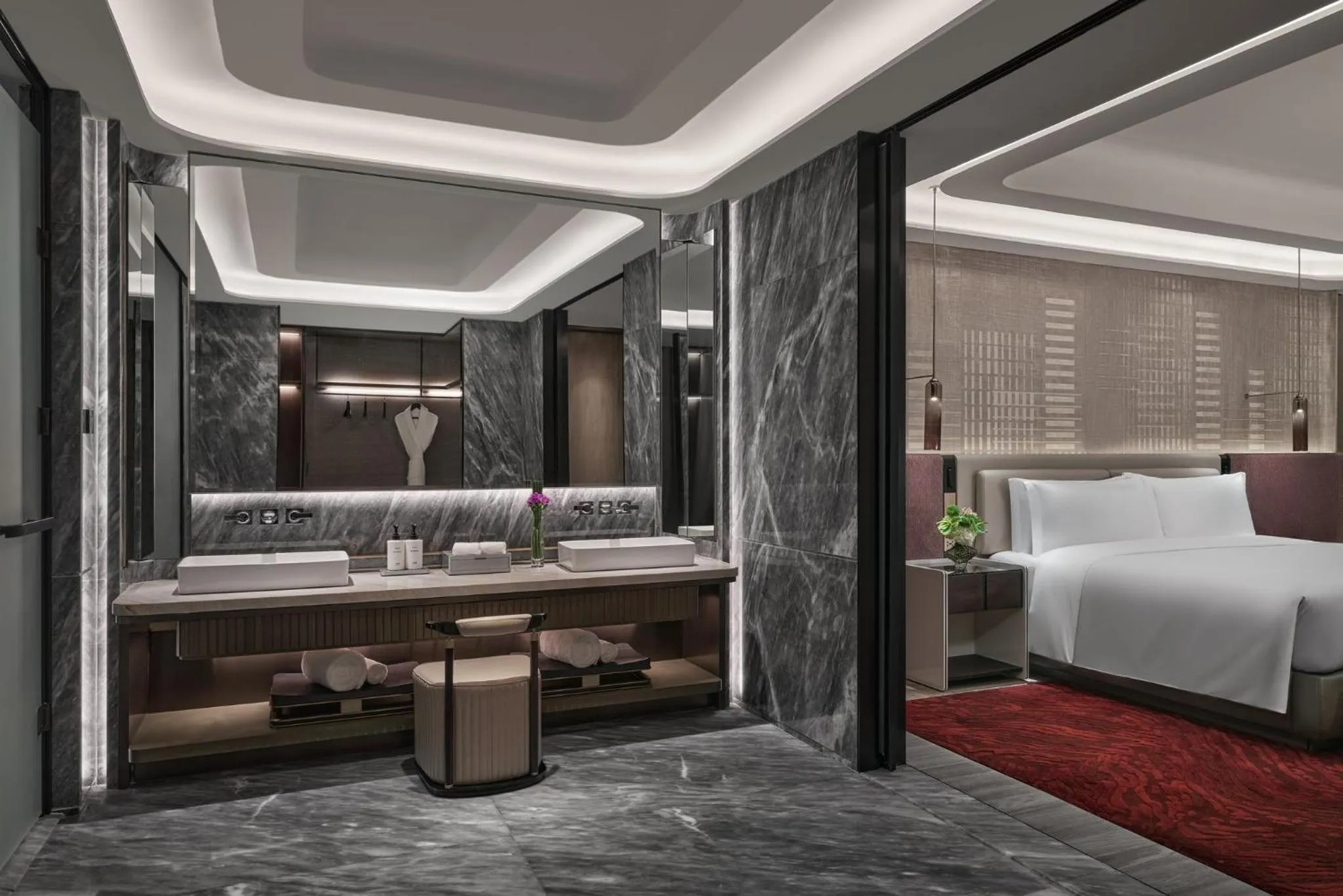 Photo of the whole room, Bed in InterContinental Shenzhen WECC by IHG