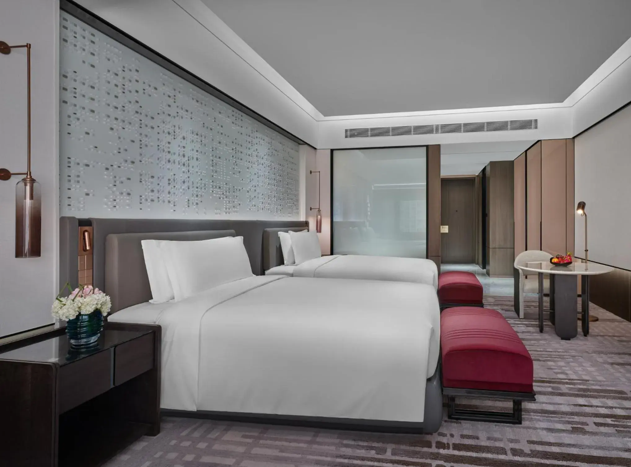 Photo of the whole room, Bed in InterContinental Hotels Shenzhen WECC by IHG Photo of the whole room, Bed in InterContinental Hotels Shenzhen WECC by IHG