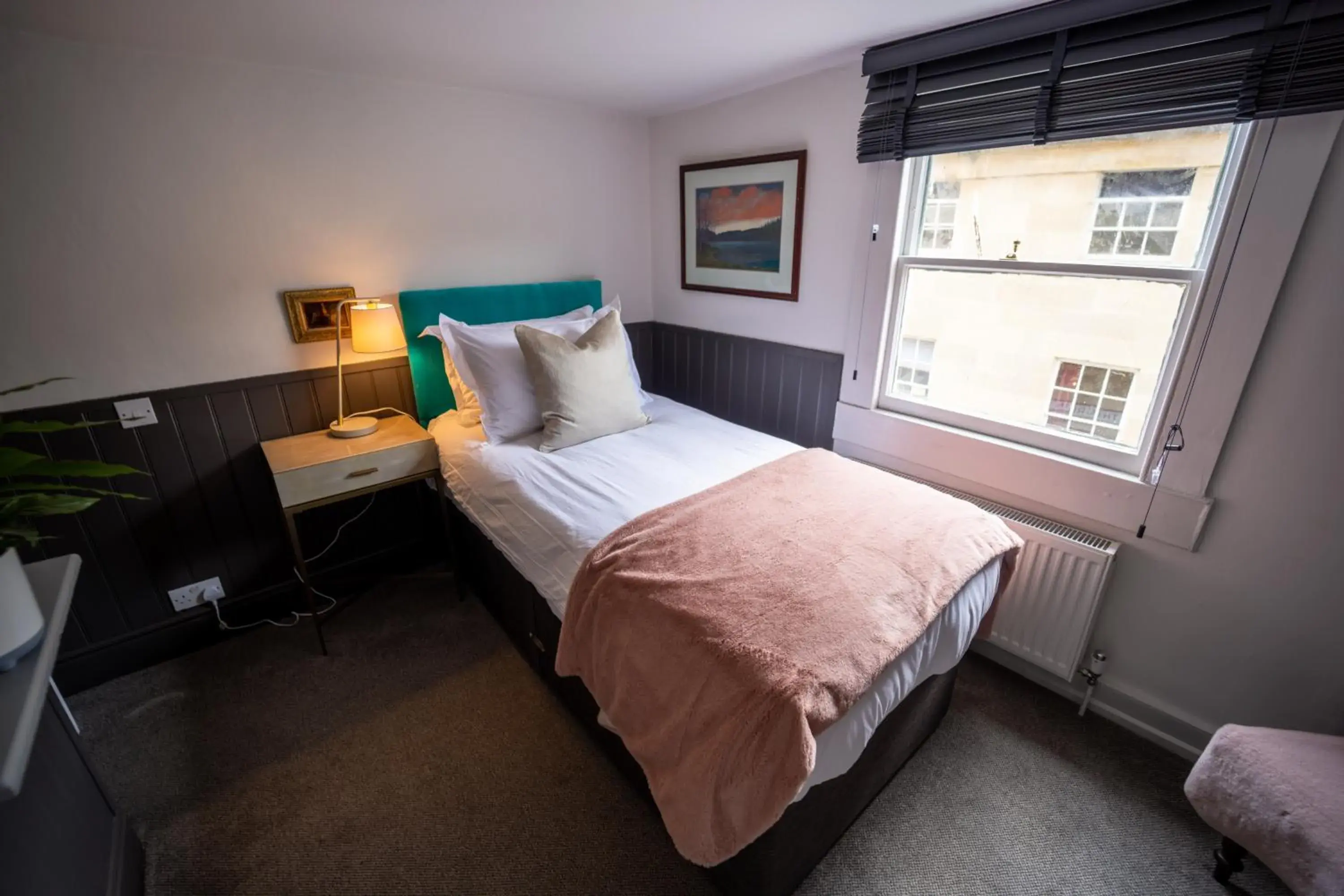 Standard Single Room - single occupancy in The Griffin Inn Bath Standard Single Room - single occupancy in The Griffin Inn Bath