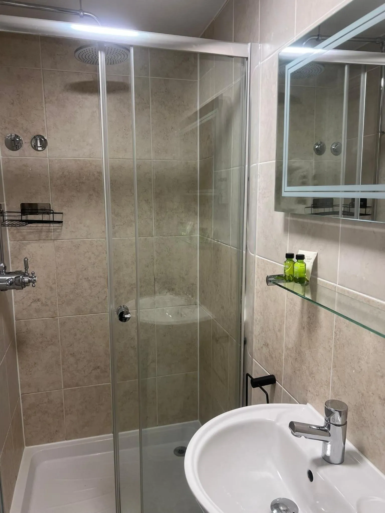 Bathroom in The Griffin Inn Bath