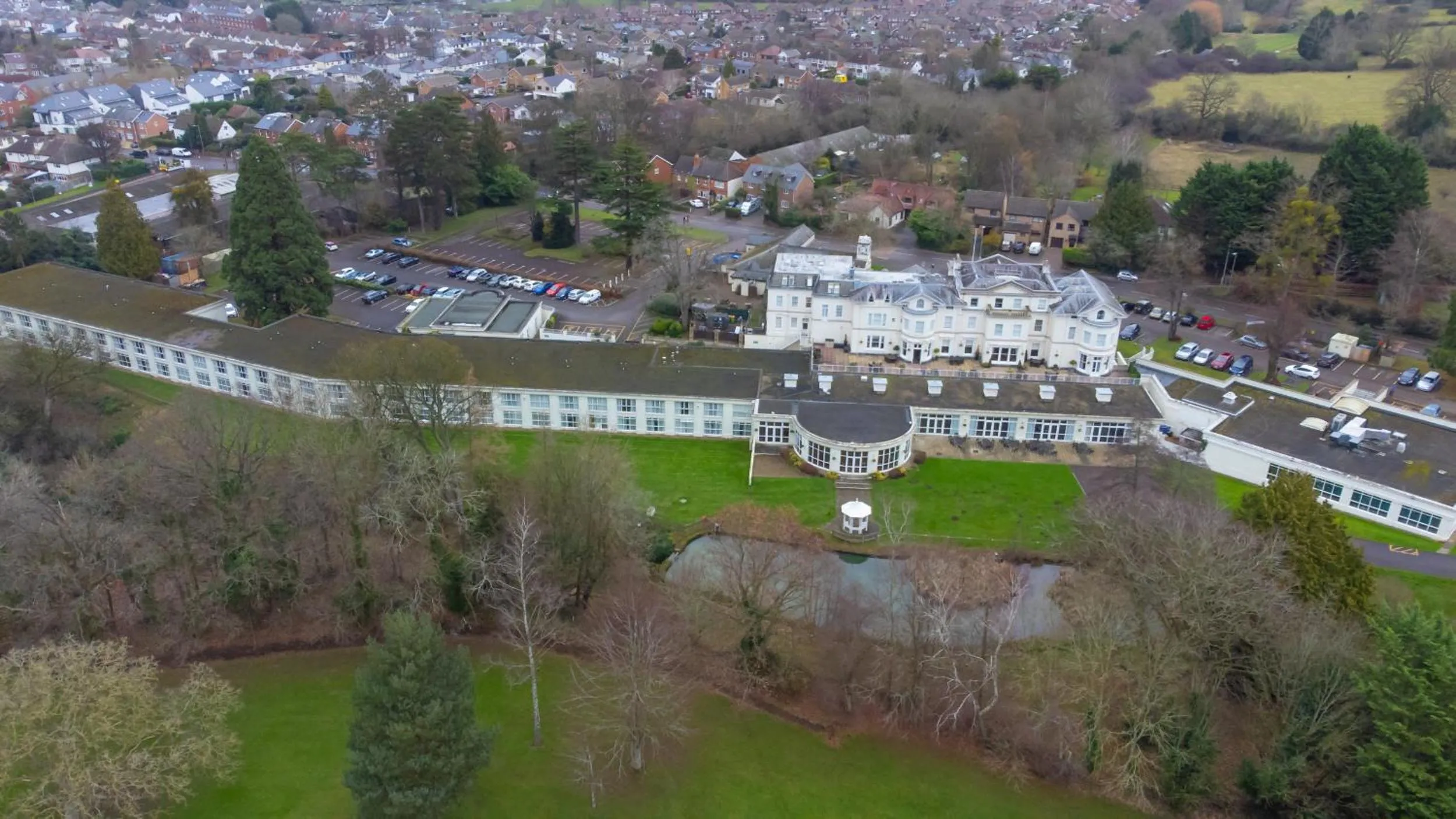 Property building in DoubleTree by Hilton Cheltenham-Cotswolds