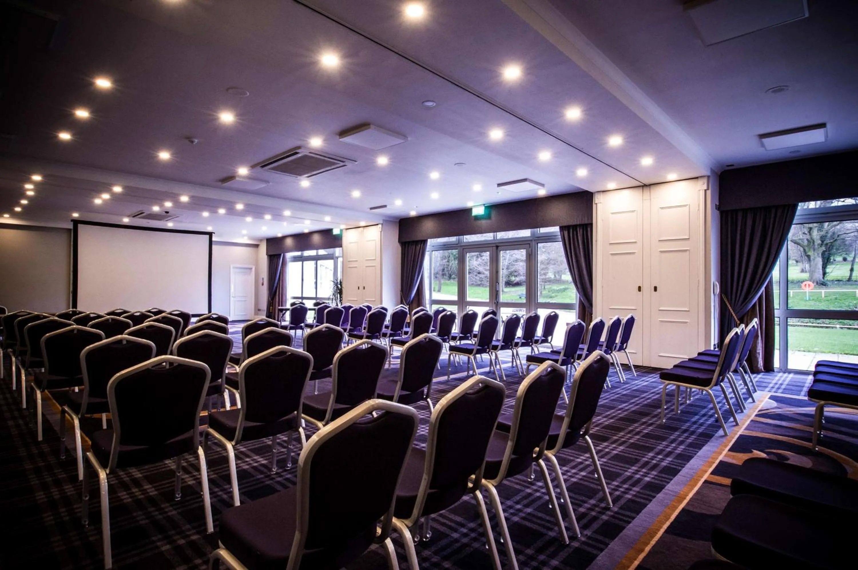 Meeting/conference room in DoubleTree by Hilton Cheltenham-Cotswolds