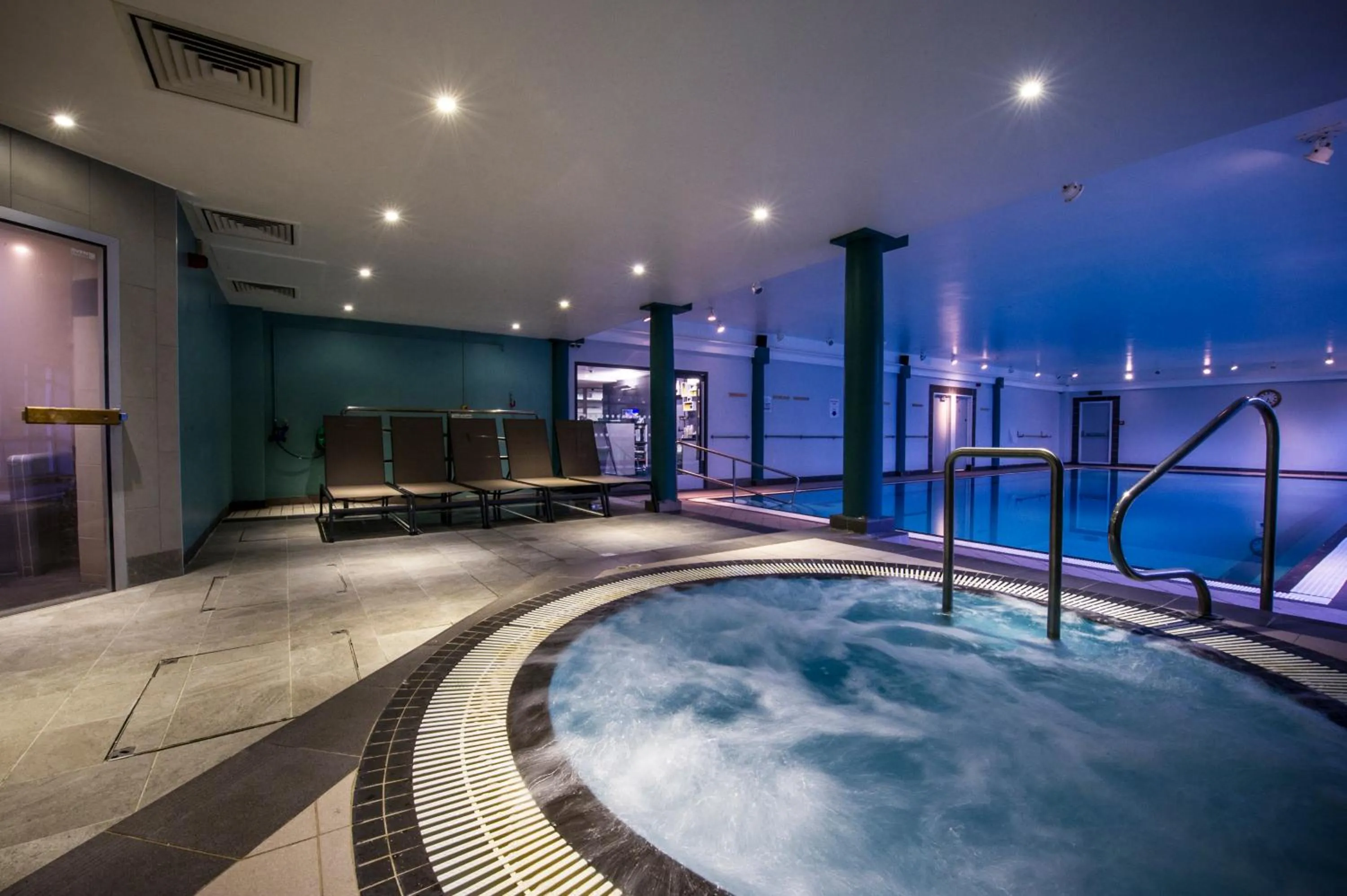 Hot Tub in DoubleTree by Hilton Cheltenham-Cotswolds