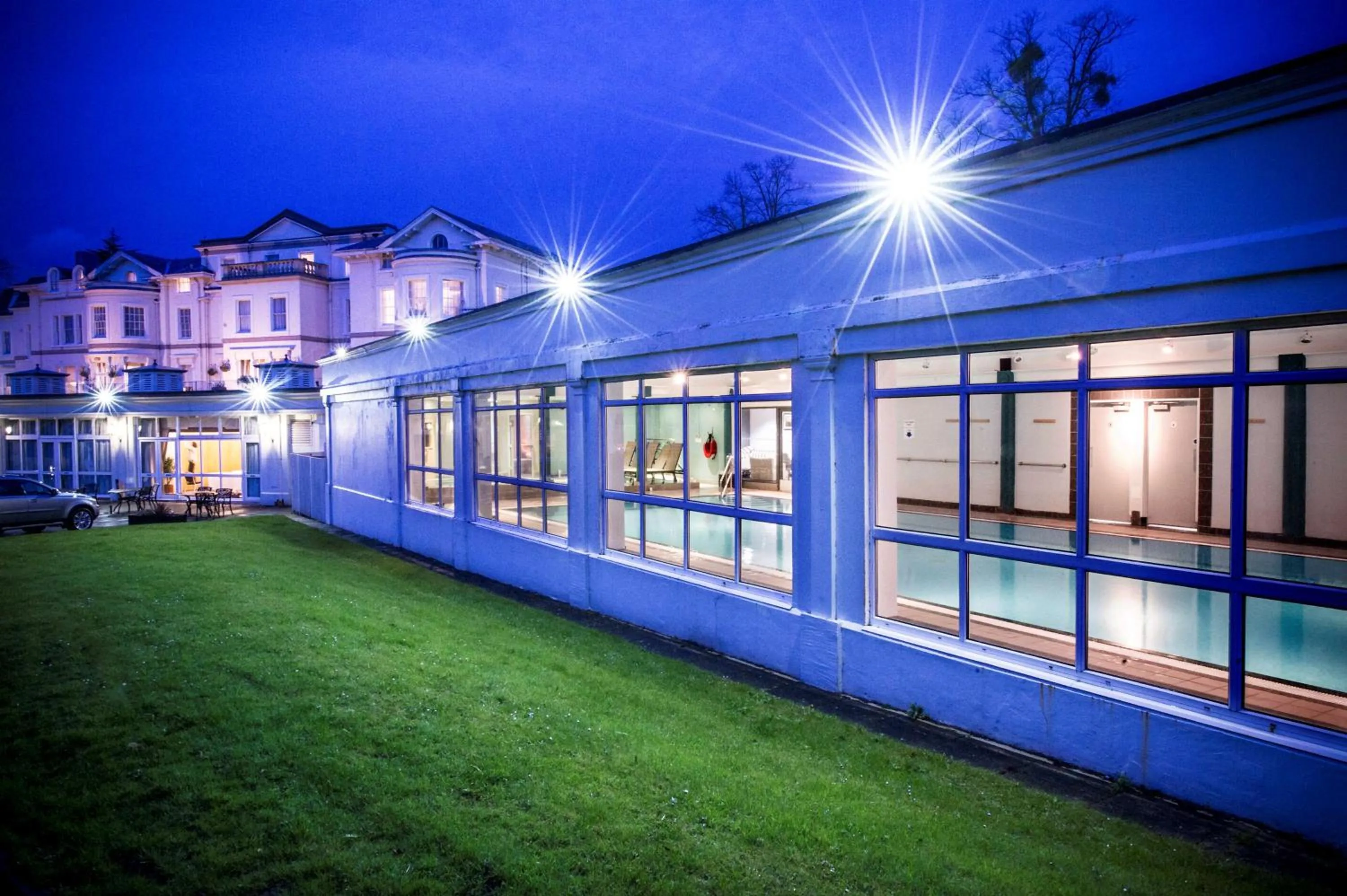 Property building in DoubleTree by Hilton Cheltenham-Cotswolds