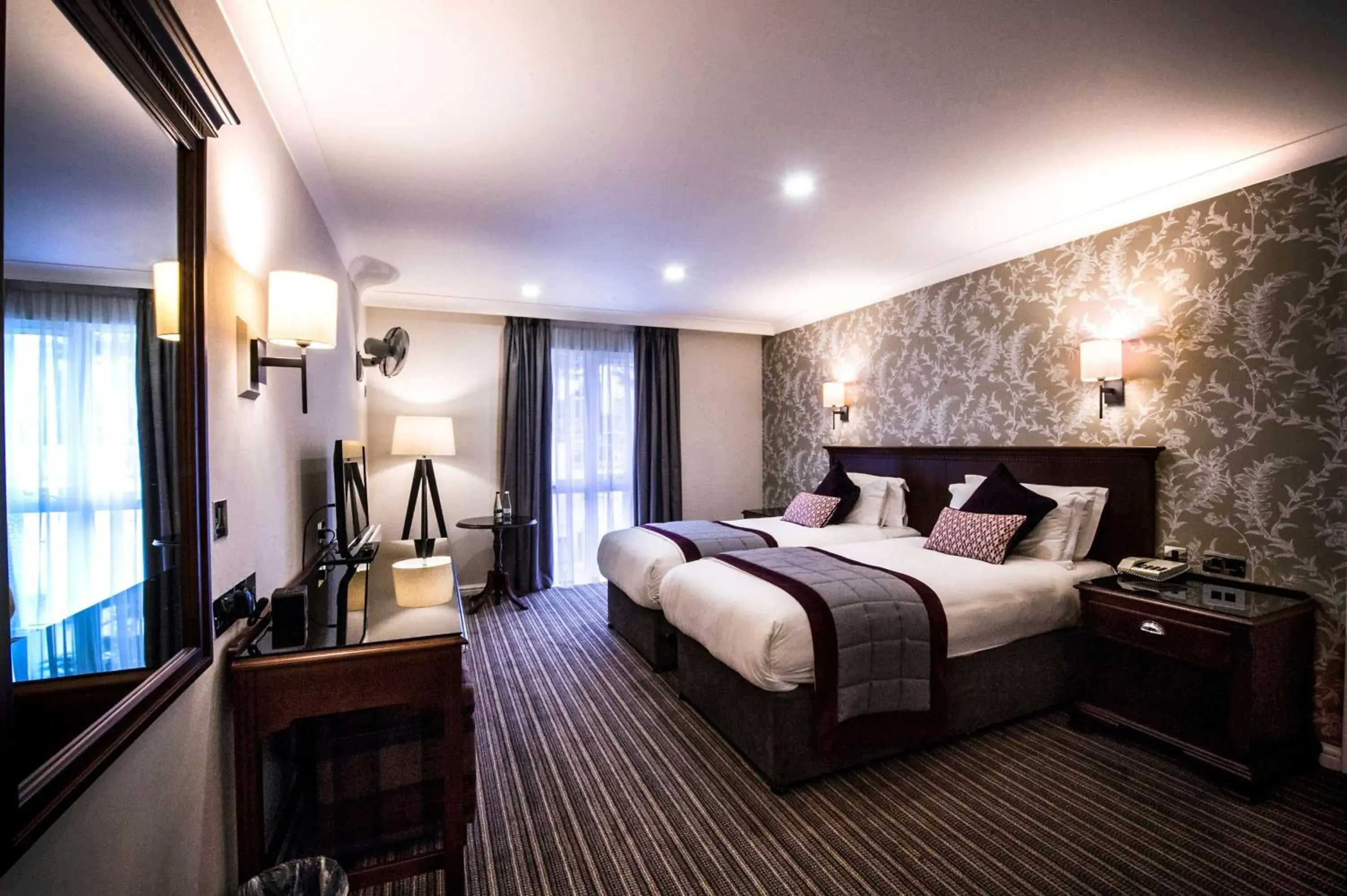 Twin Room in DoubleTree by Hilton Cheltenham-Cotswolds Twin Room in DoubleTree by Hilton Cheltenham-Cotswolds