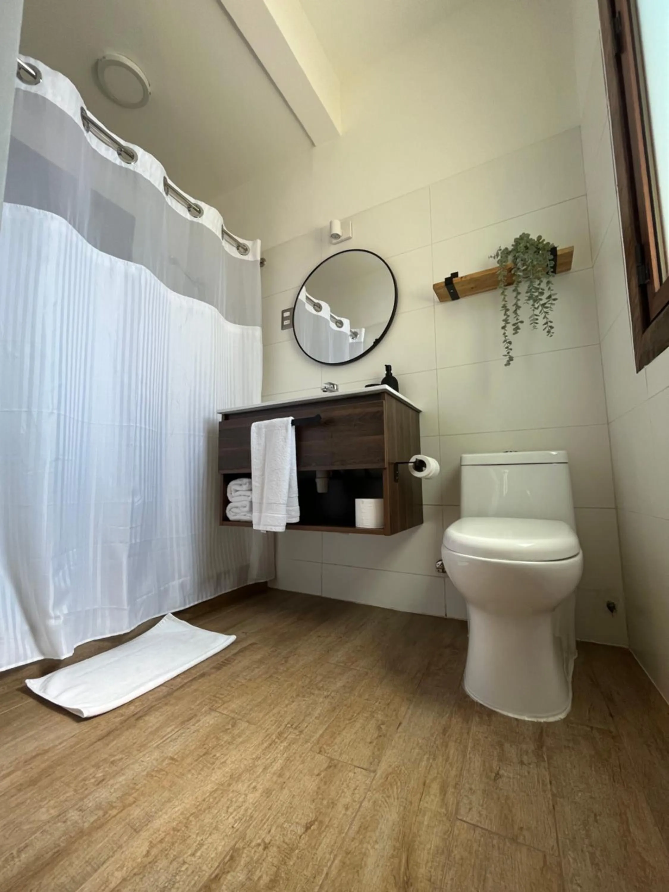 Toilet in Hotel Casa Aure