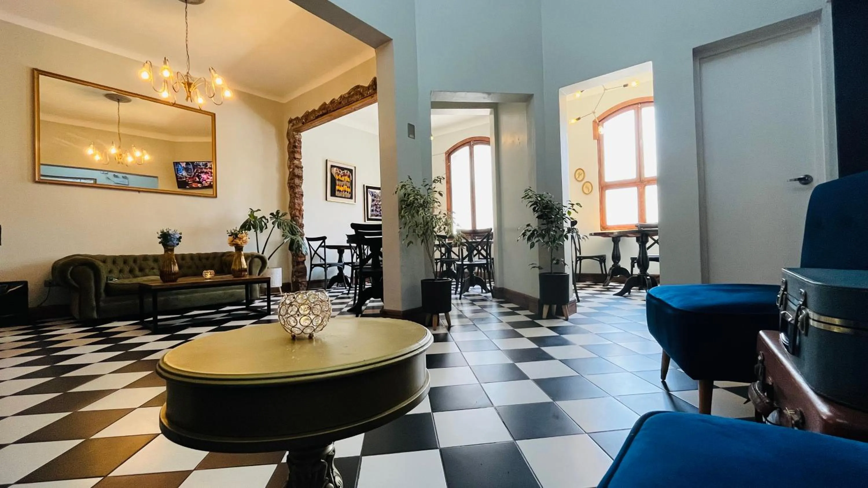 Communal lounge/ TV room in Hotel Casa Aure