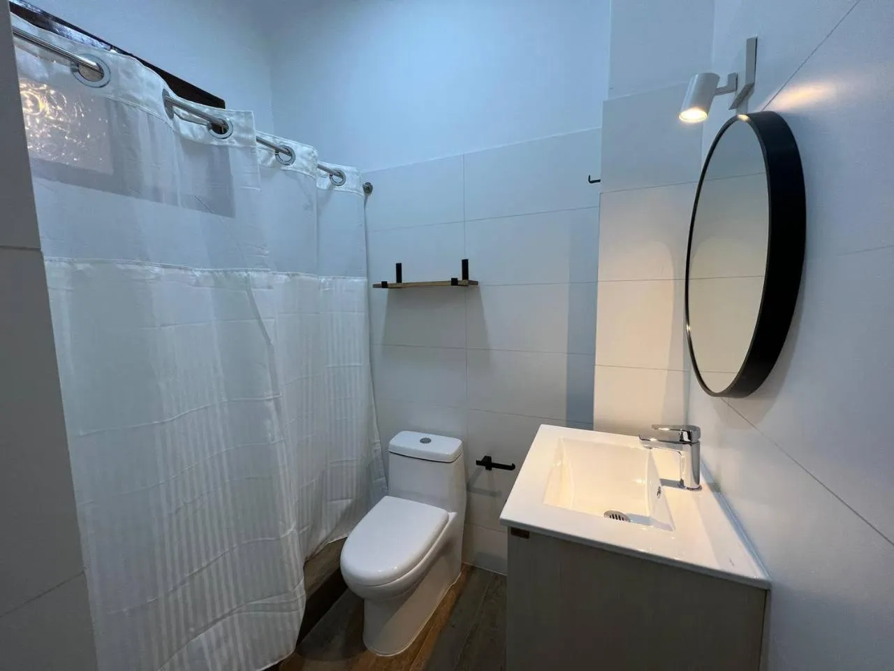 Shower in Hotel Casa Aure