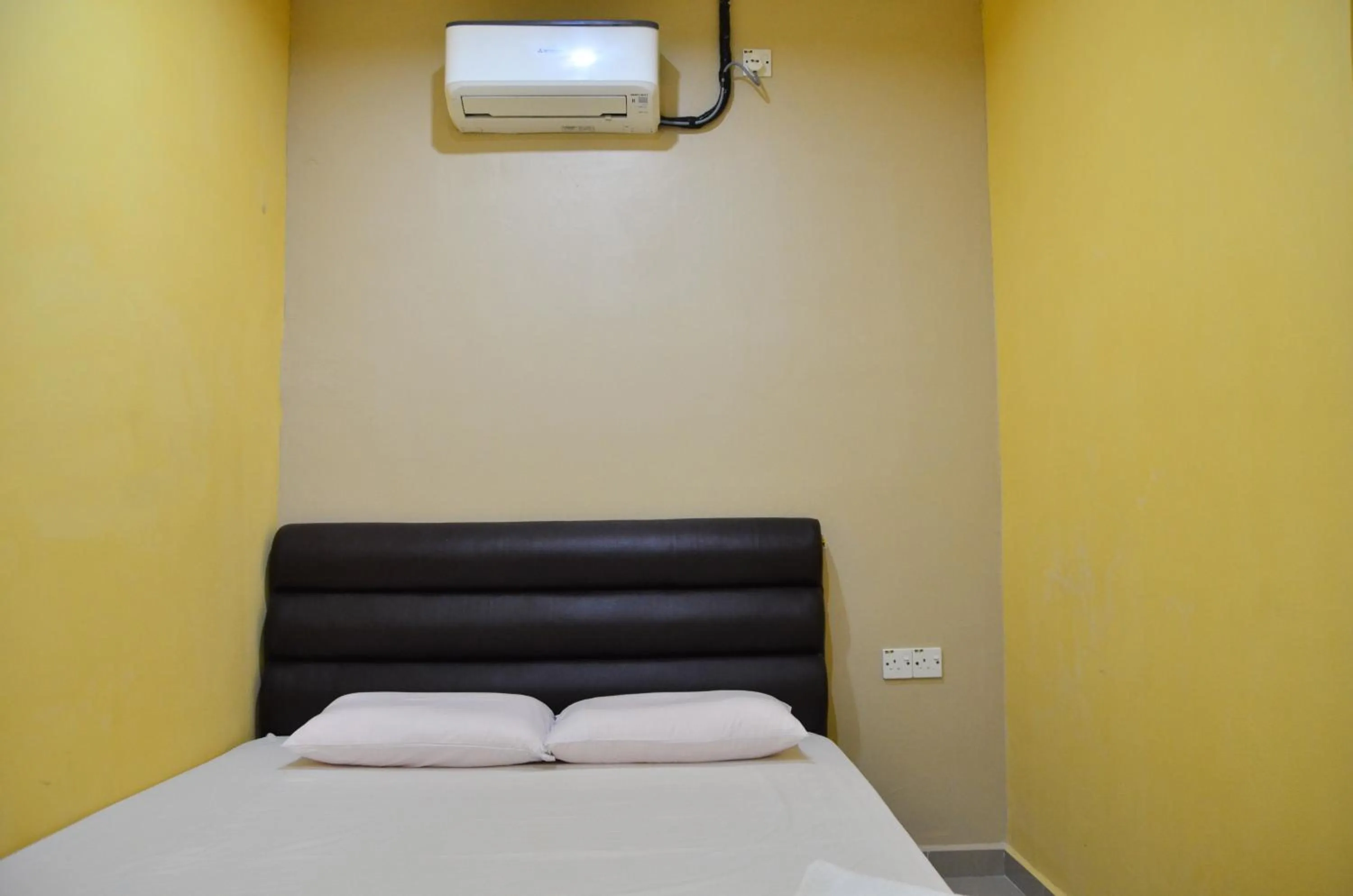 Bed in Deena Hotel Bajet