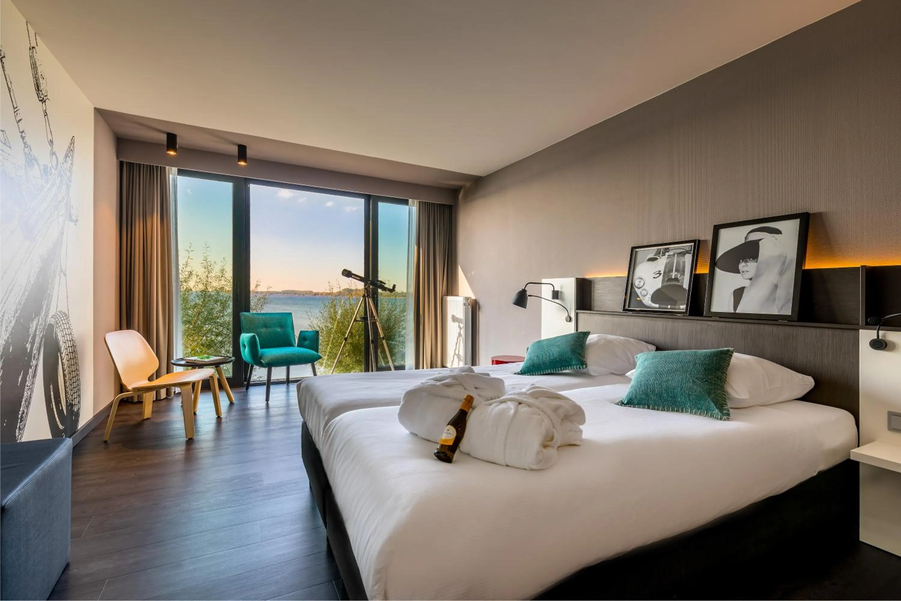 Bedroom, Bed in Postillion Amersfoort Veluwemeer