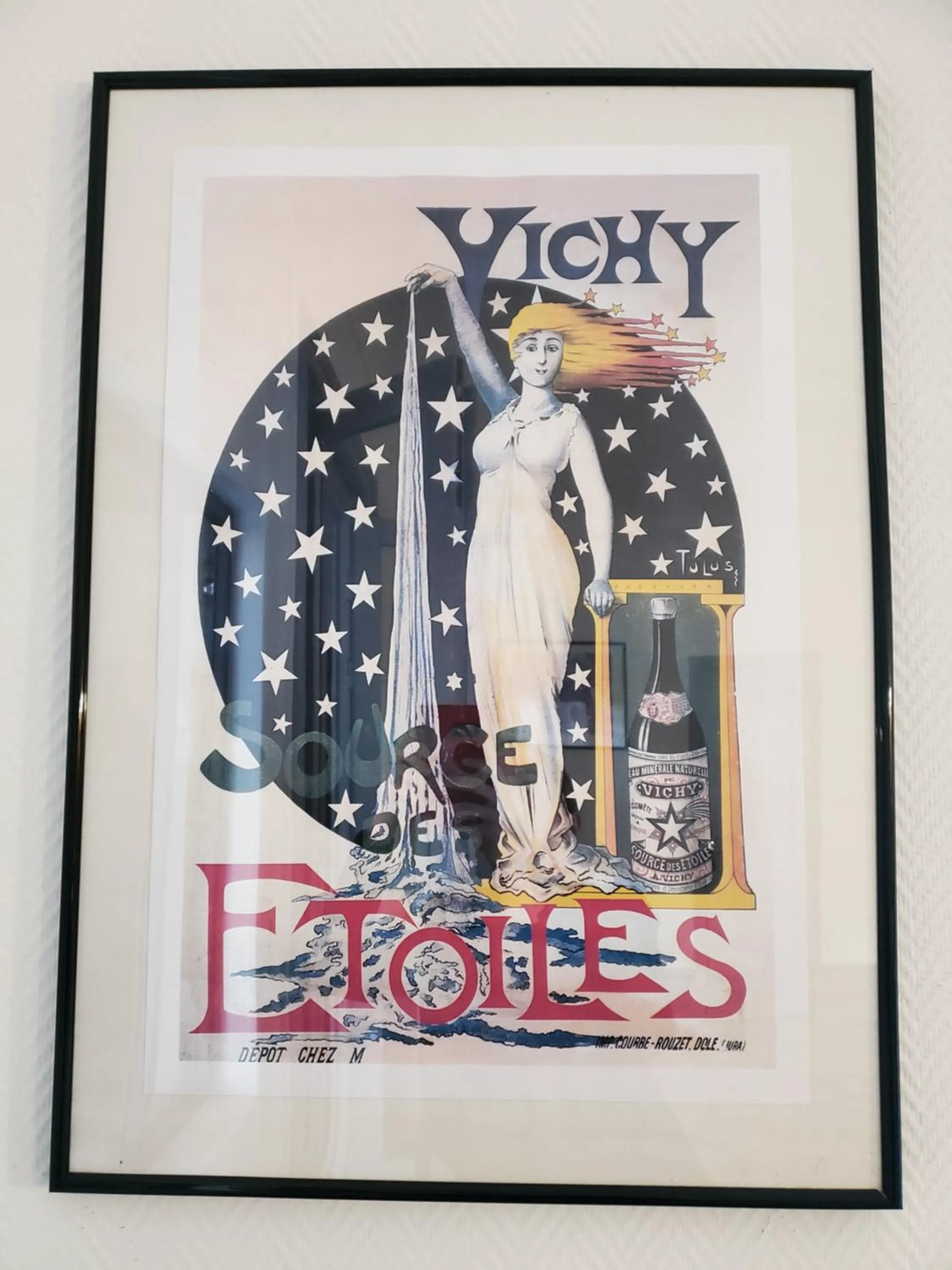 Decorative detail in Logis Hôtel Belle Etoile Vichy