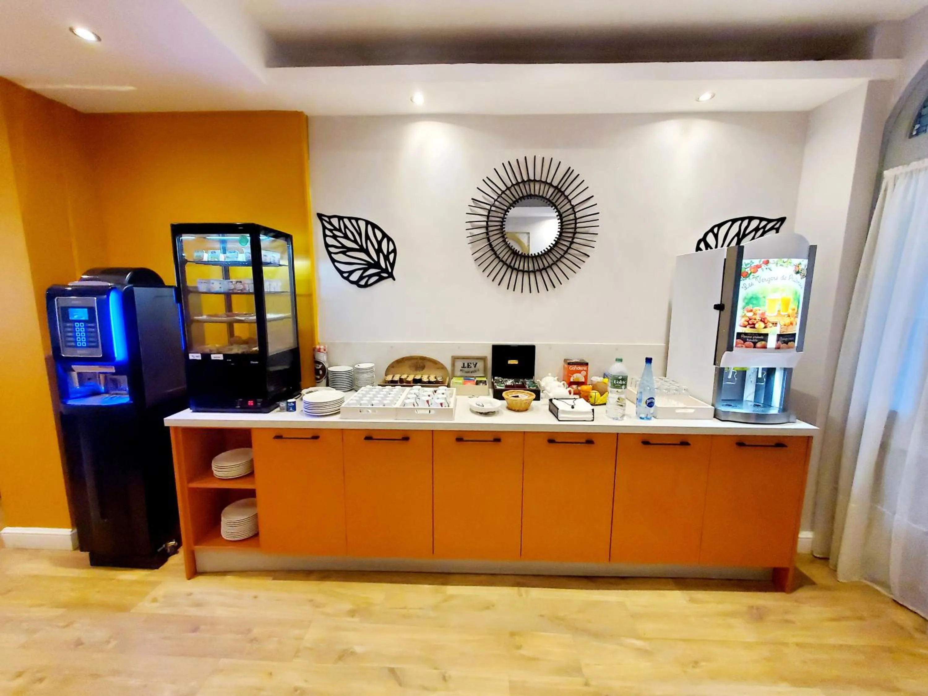 Food and drinks in Logis Hôtel Belle Etoile Vichy