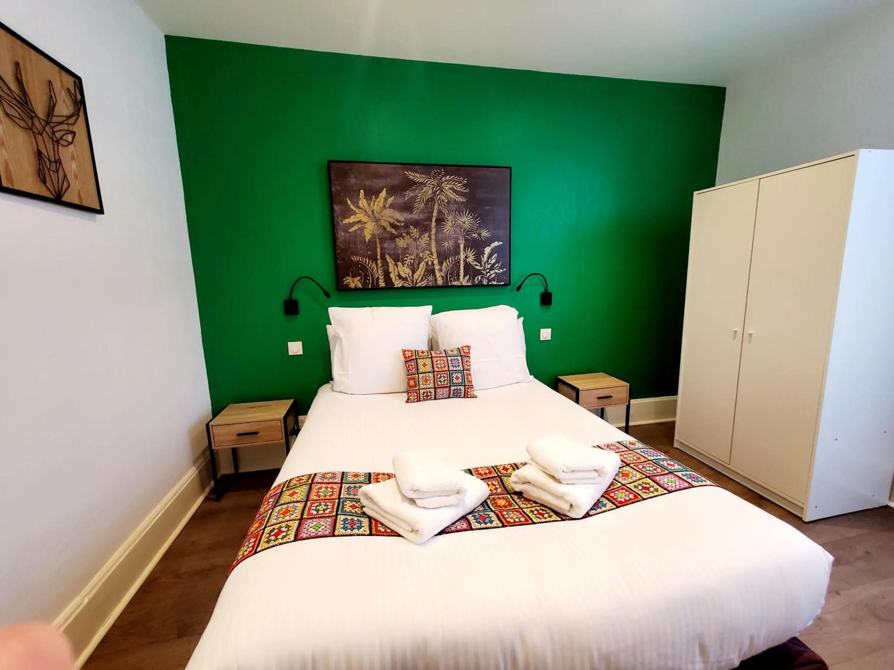 Bed in Logis Hôtel Belle Etoile Vichy