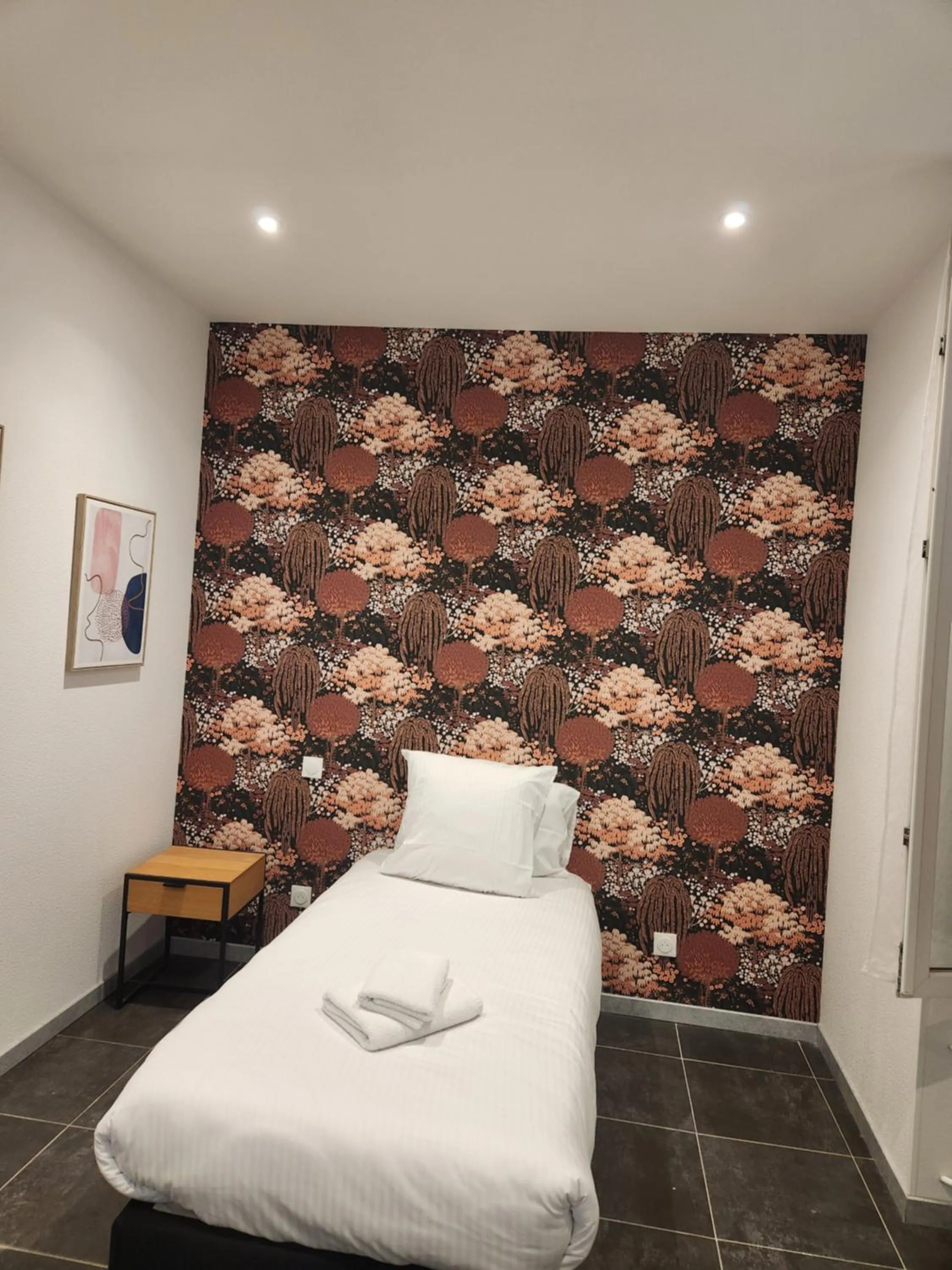 Bedroom, Bed in Logis Hôtel Belle Etoile Vichy