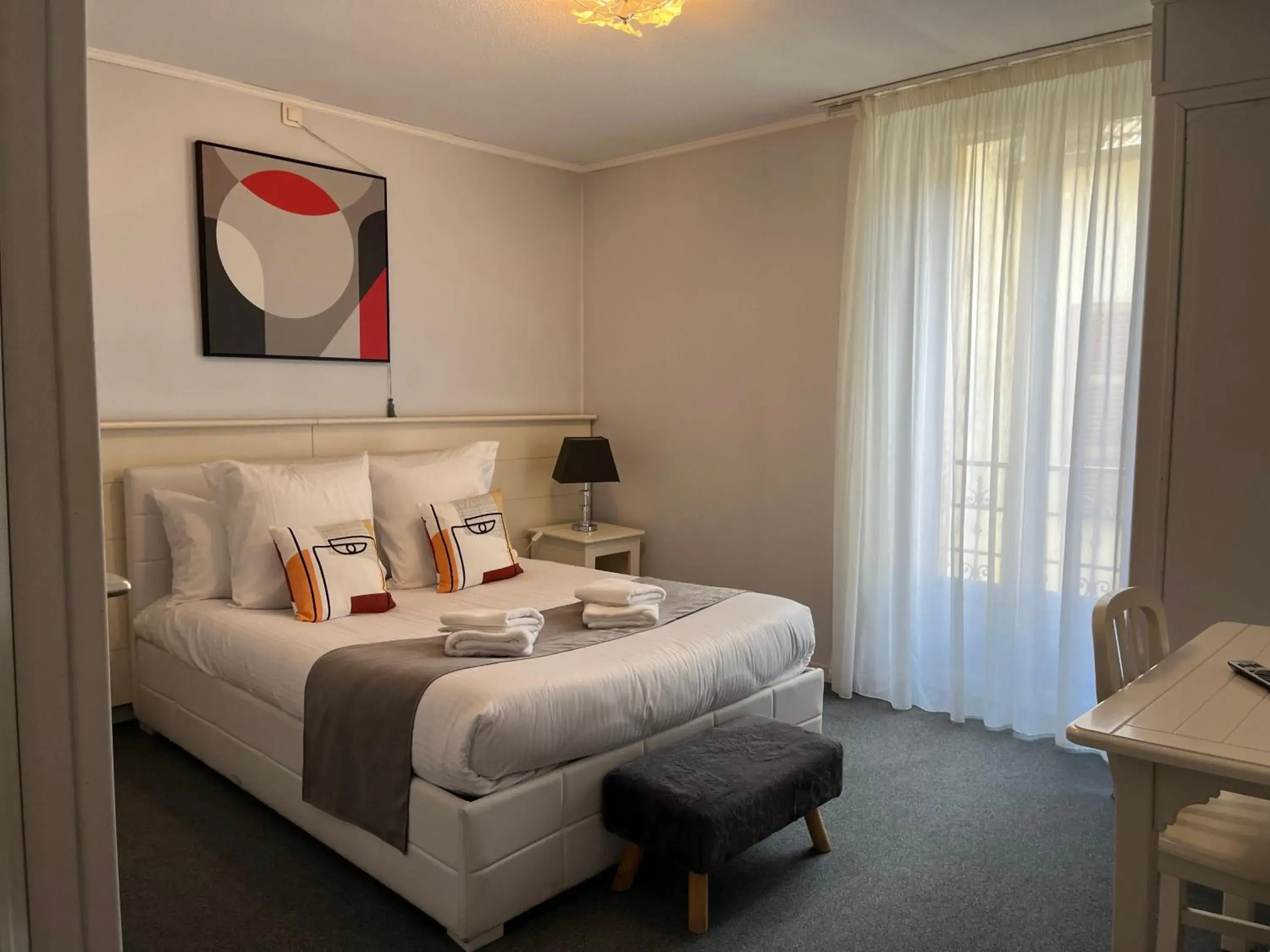 Bed in Logis Hôtel Belle Etoile Vichy Bed in Logis Hôtel Belle Etoile Vichy