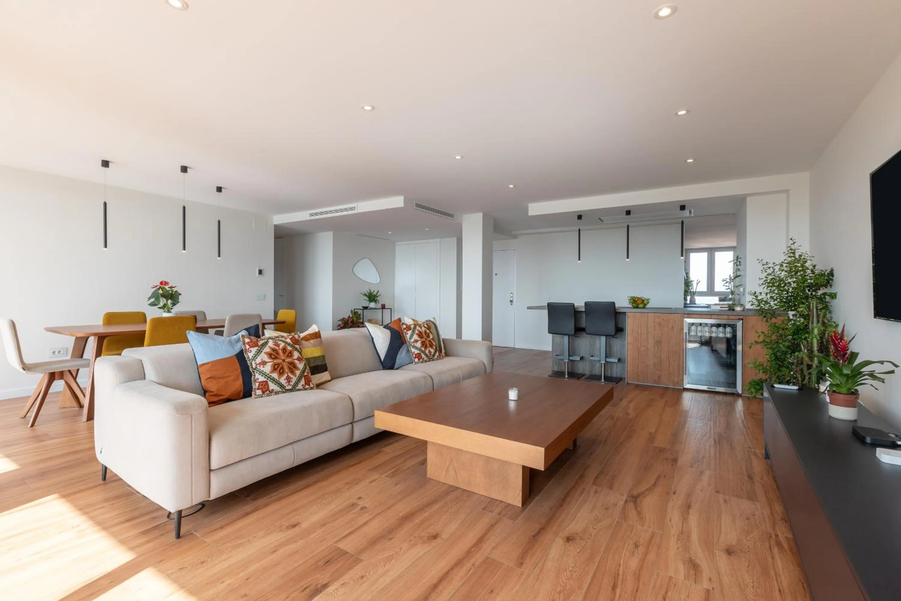 Luxury beach/port apartment