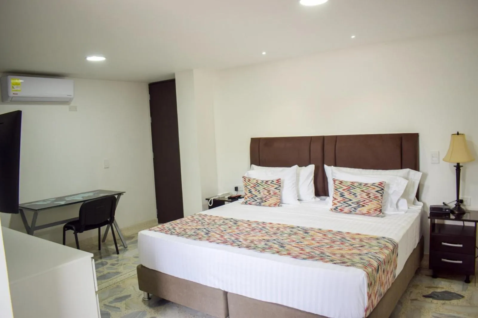 Bed in Hotel Arisha Cali