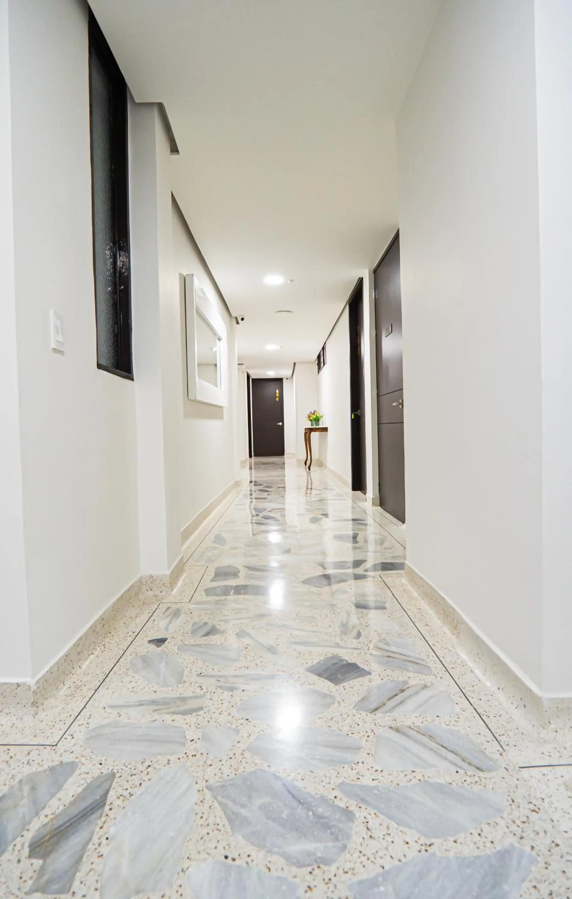 Property building in Hotel Arisha Cali