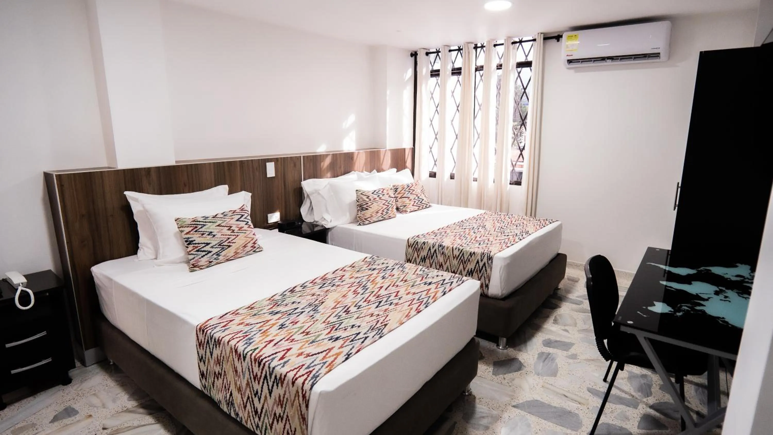 Bedroom, Bed in Hotel Arisha Cali