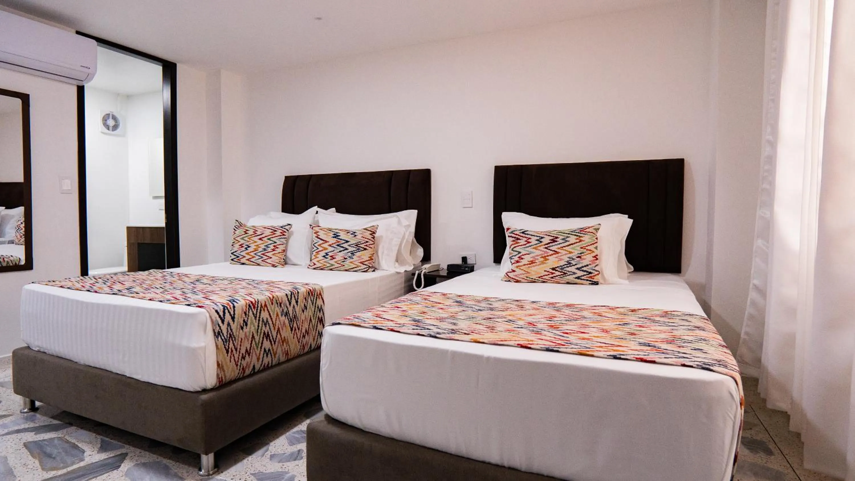 Bedroom, Bed in Hotel Arisha Cali