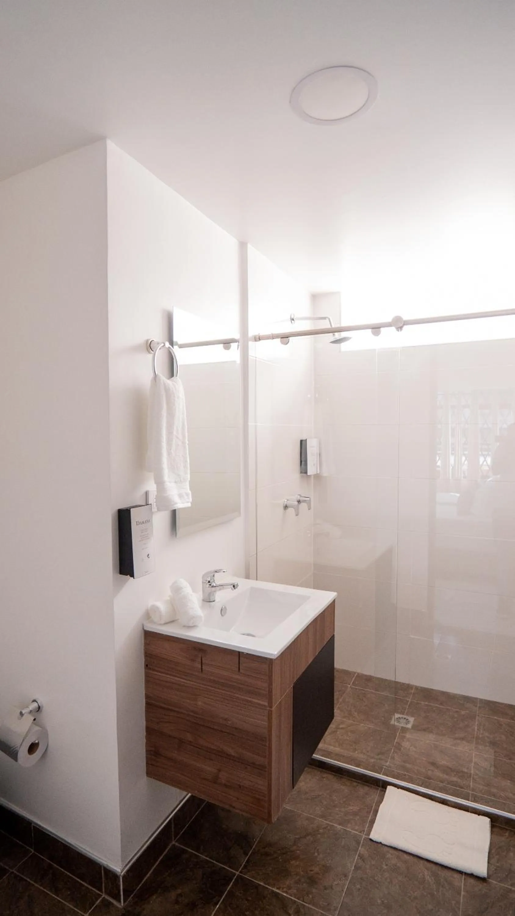 Shower in Hotel Arisha Cali