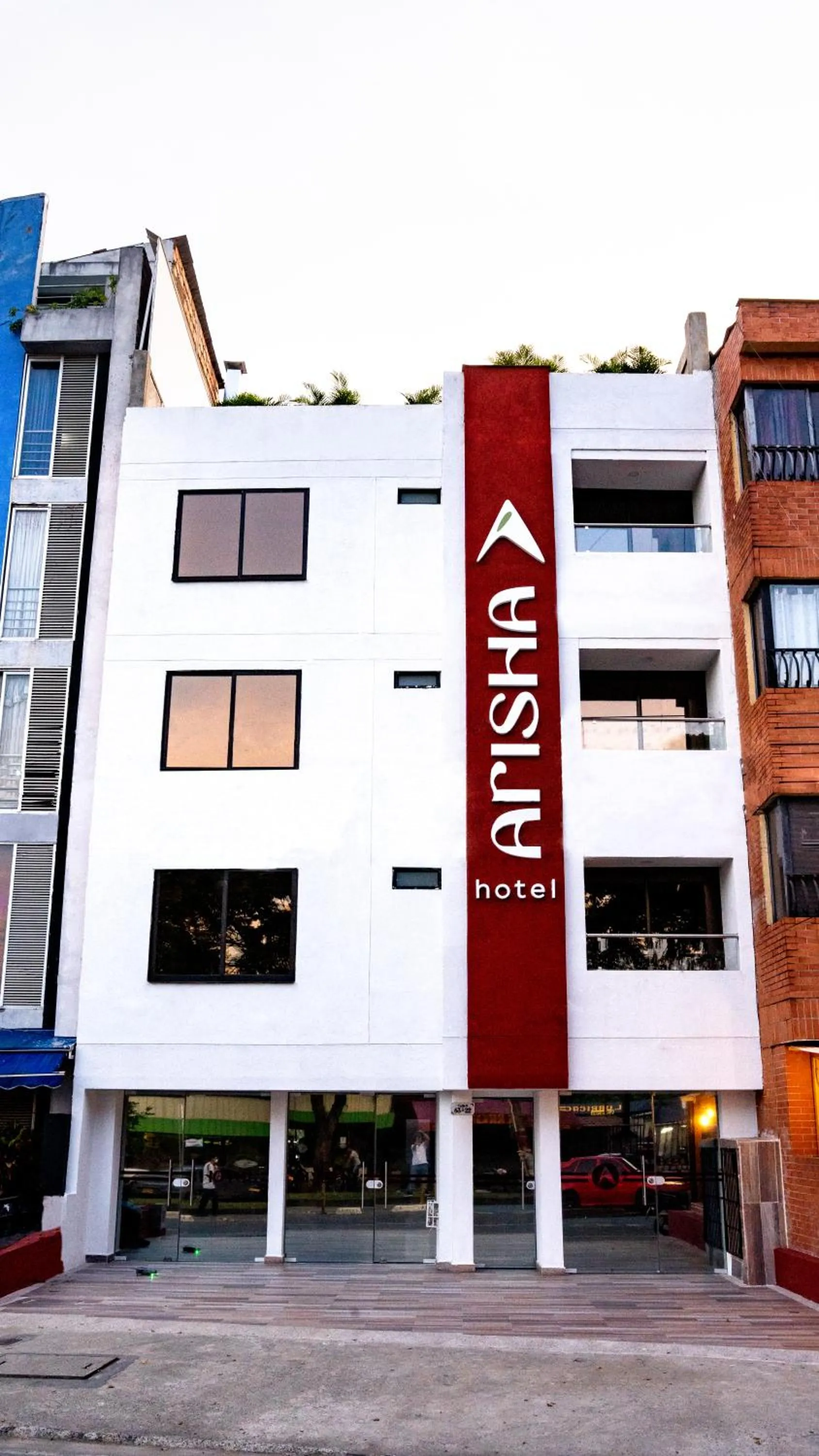 Property building in Hotel Arisha Cali