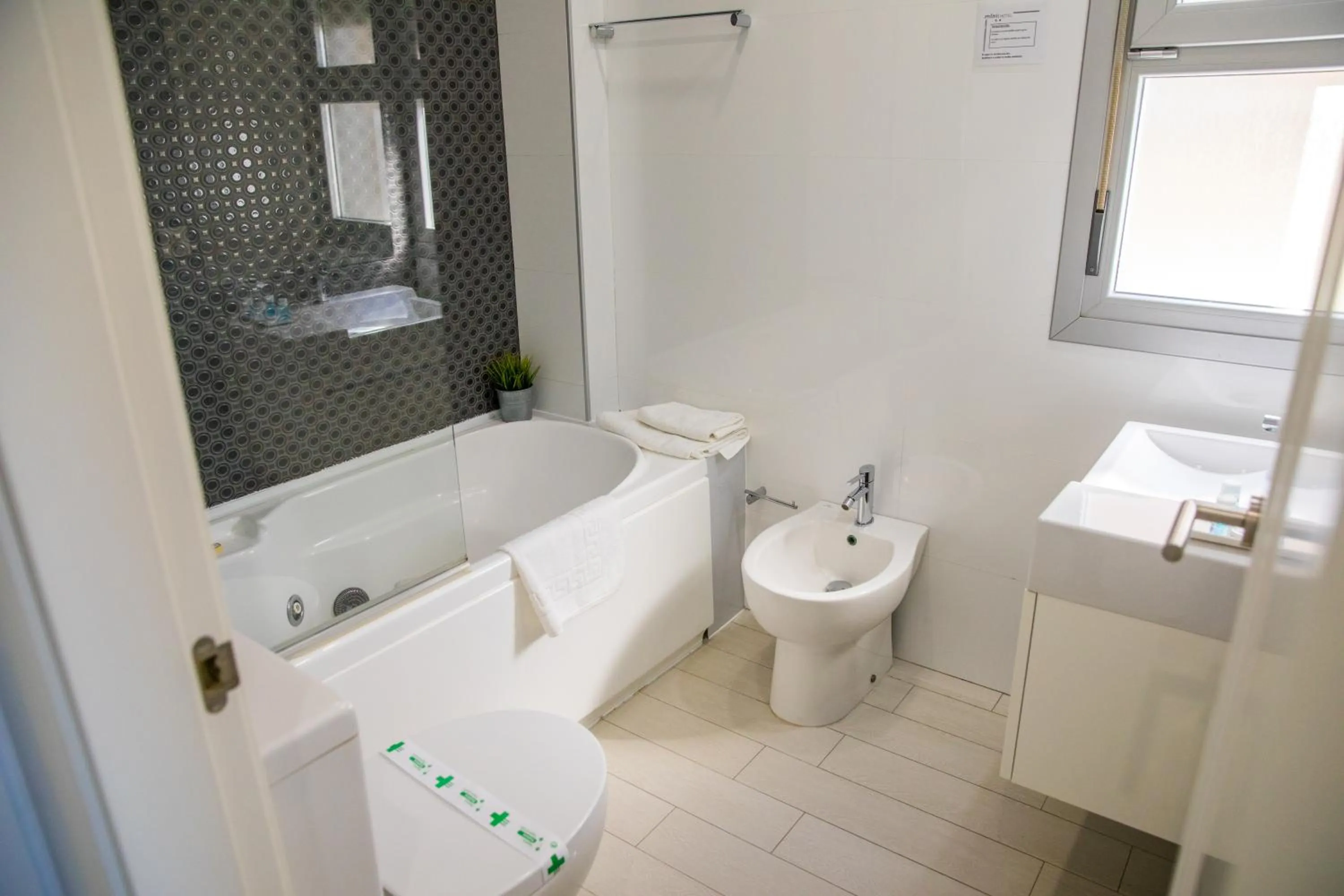 Hot Tub in Apartahotel Énfasis-Group