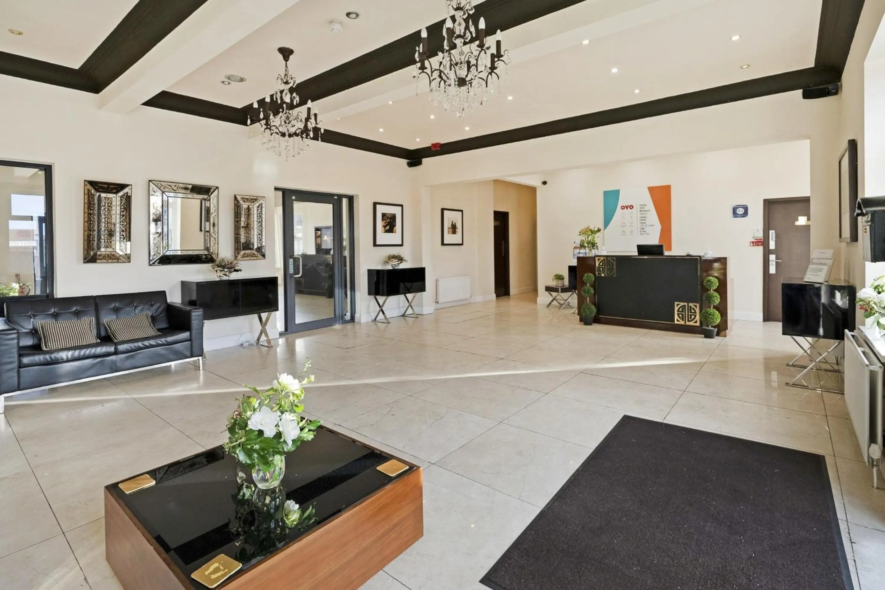 Lobby or reception in OYO The Baltimore Hotel