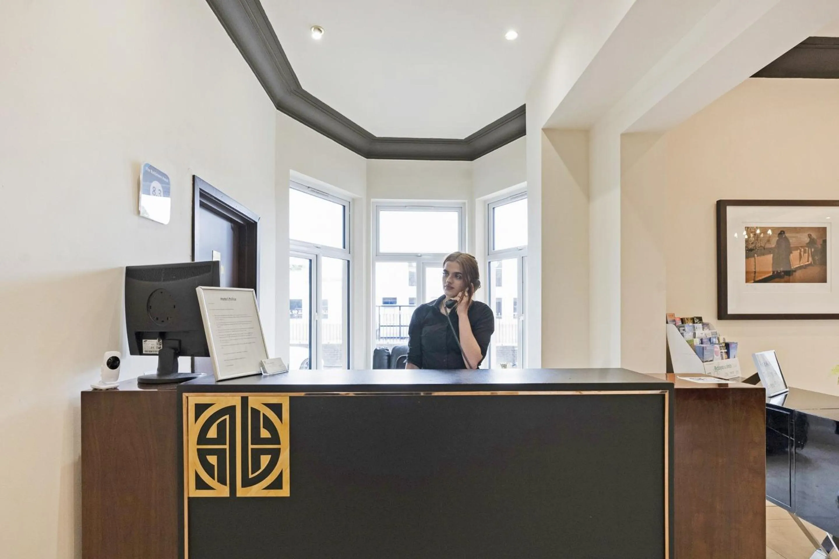 Lobby or reception in OYO The Baltimore Hotel