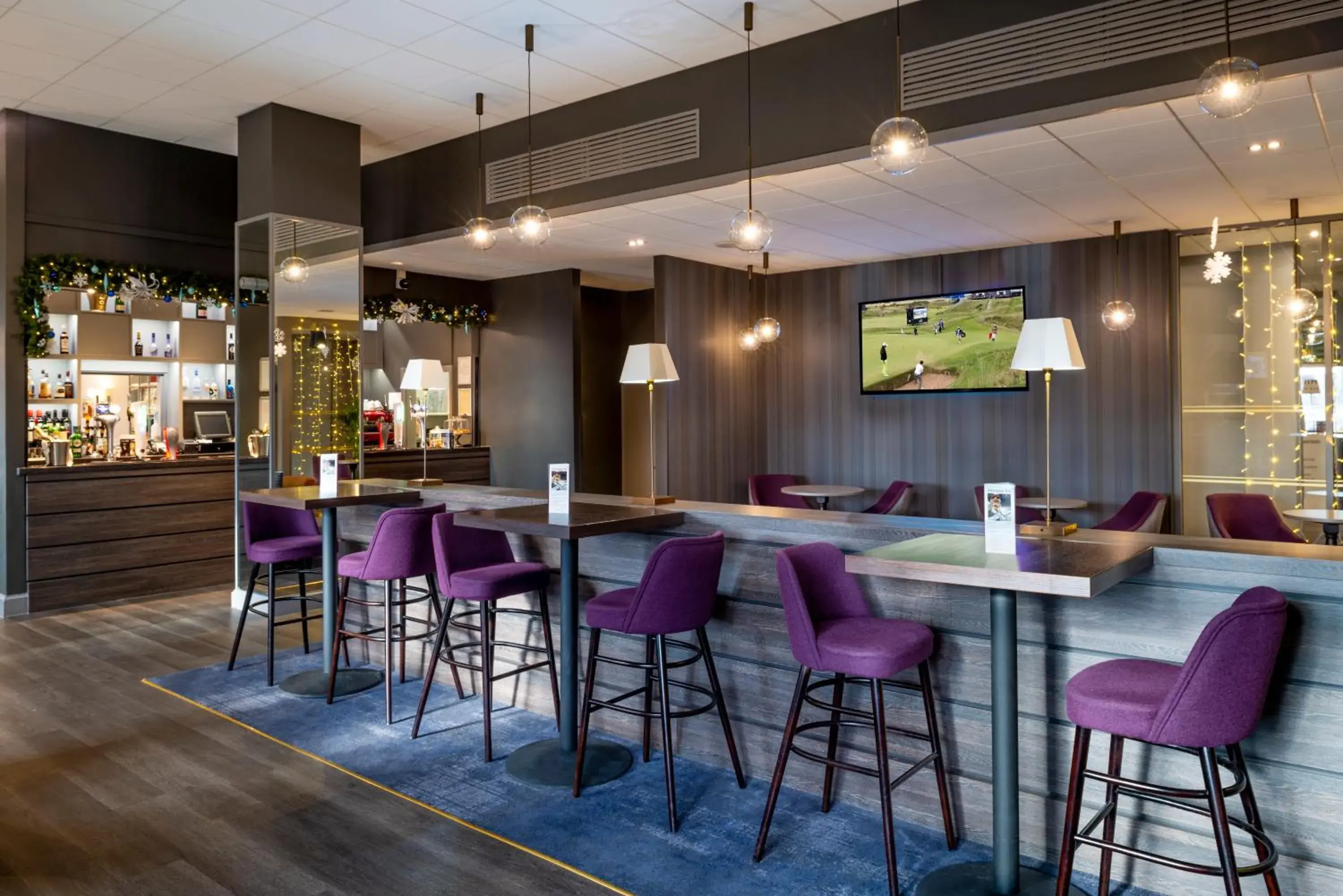 Lounge or bar in Copthorne Hotel Plymouth Lounge or bar in Copthorne Hotel Plymouth