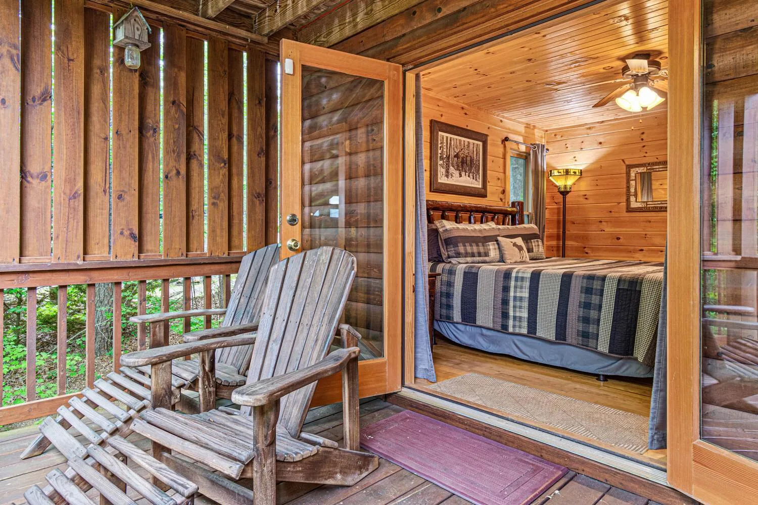 Balcony/Terrace, Bed in Incredible Views! - Pet Friendly - Aska Adventure Area - Bearfoot Bungalow