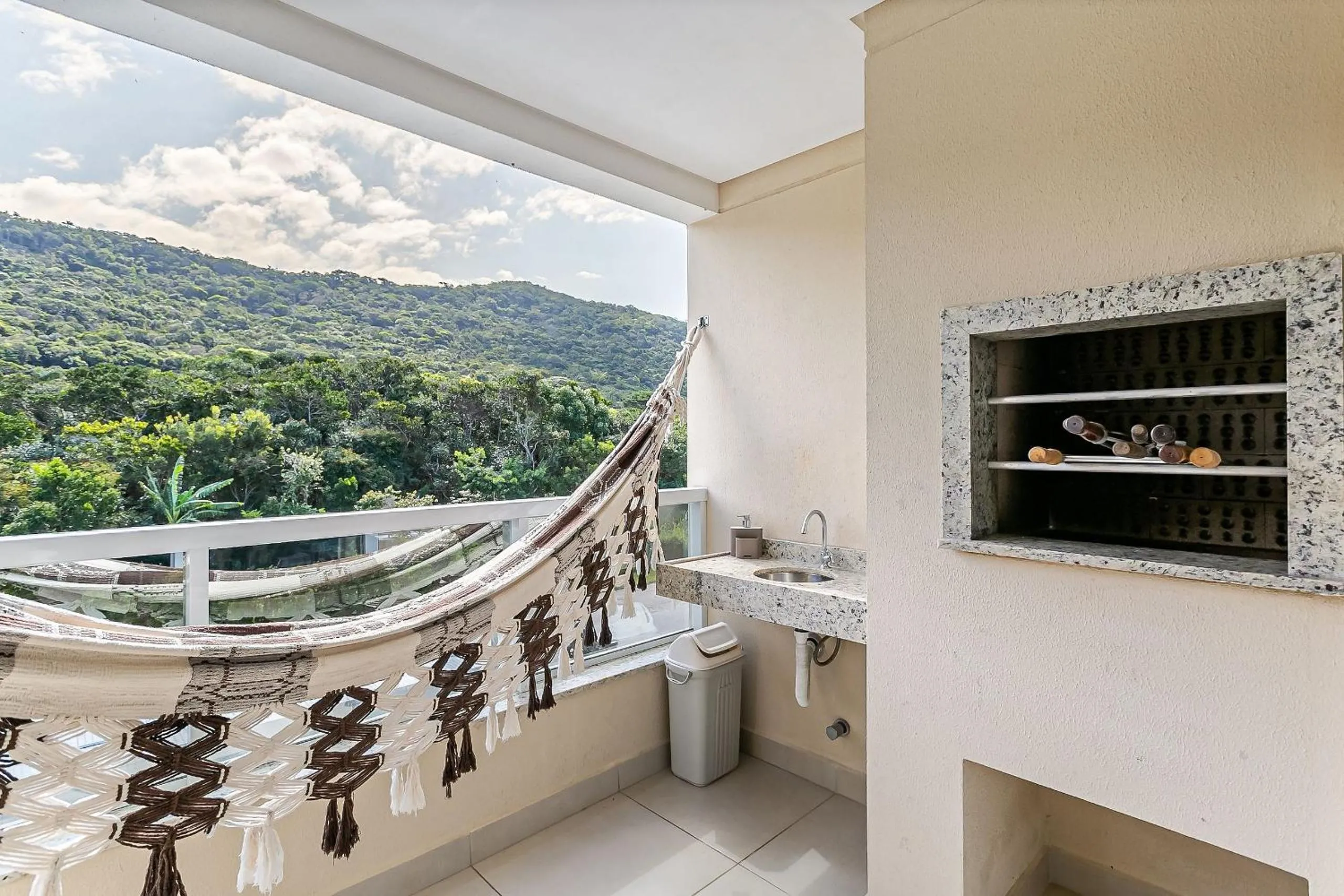 Apt w/ BBQ 400m from the Beach MDR102