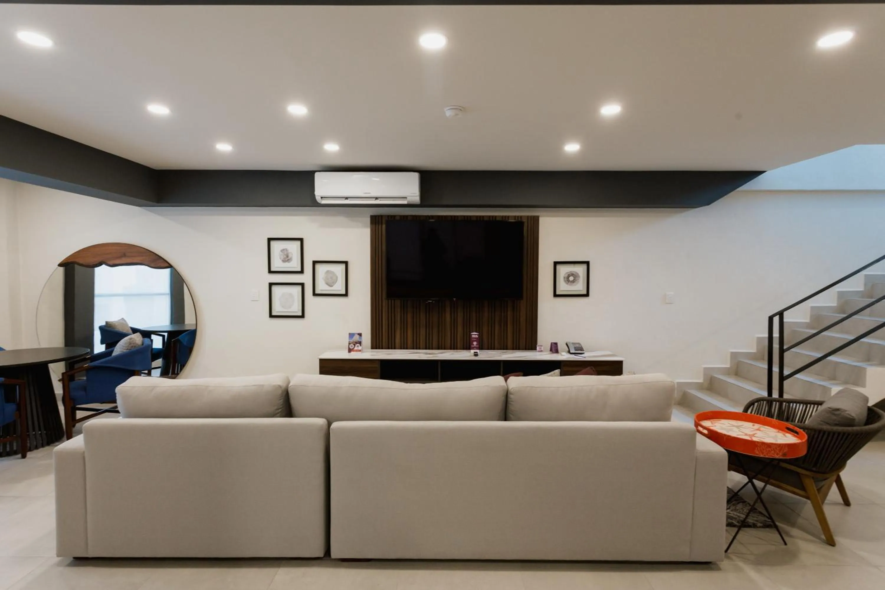 Living room in HS HOTSSON Acapulco Villas