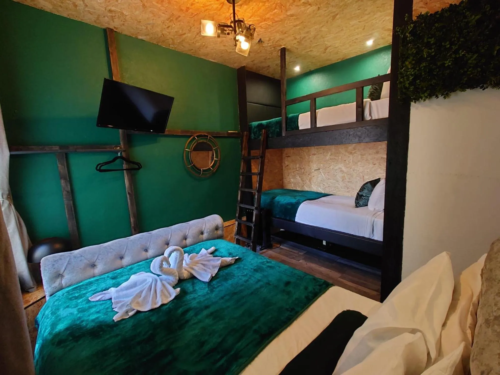 Bed in Harriette's Guest House