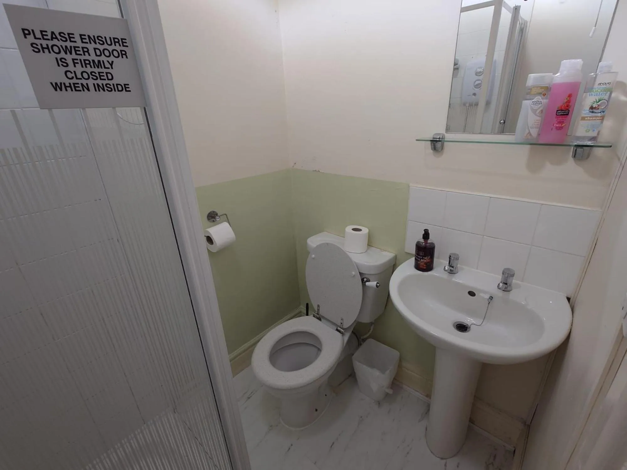 Shower in Harriette's Guest House