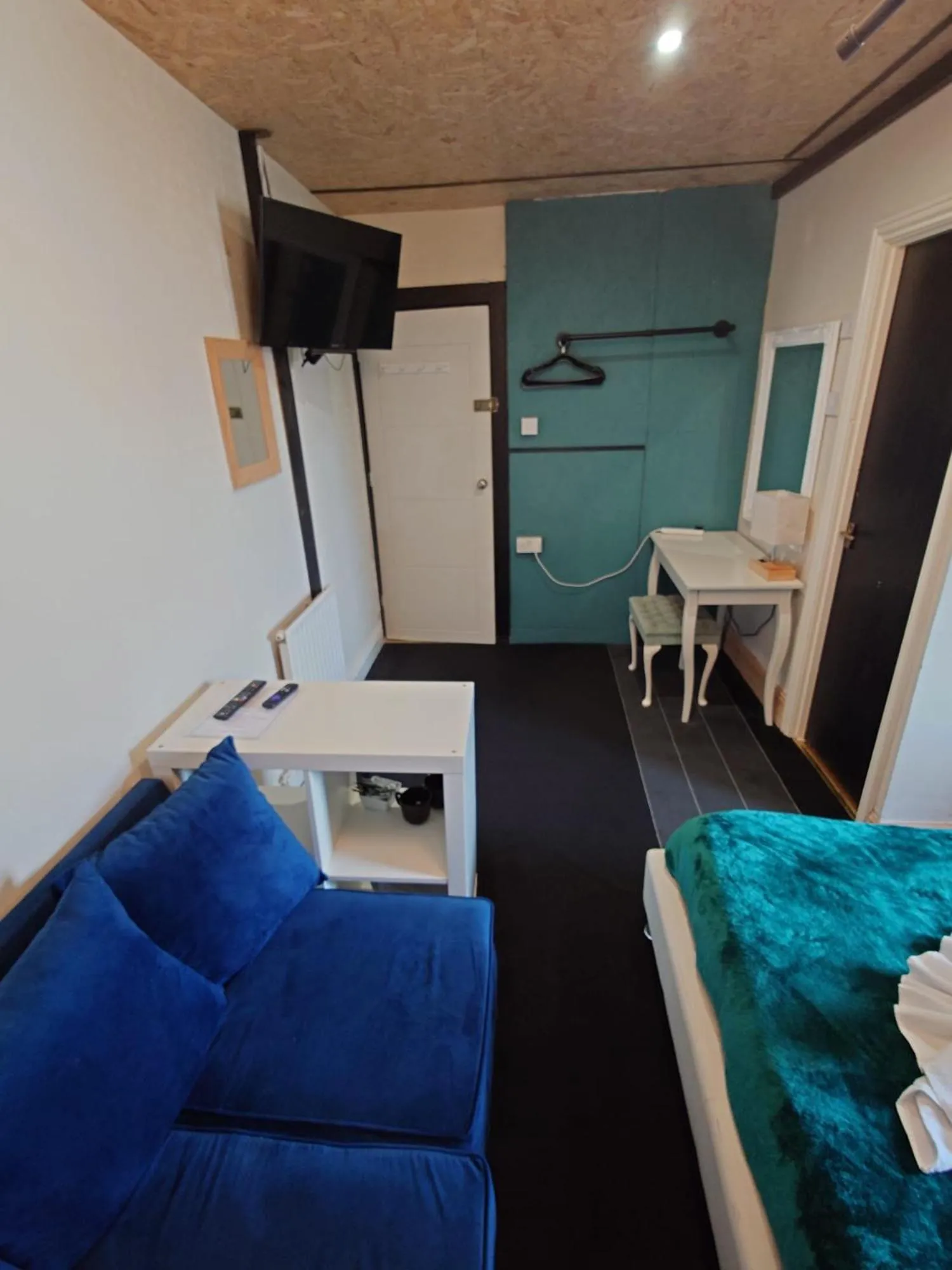 Bed in Harriette's Guest House