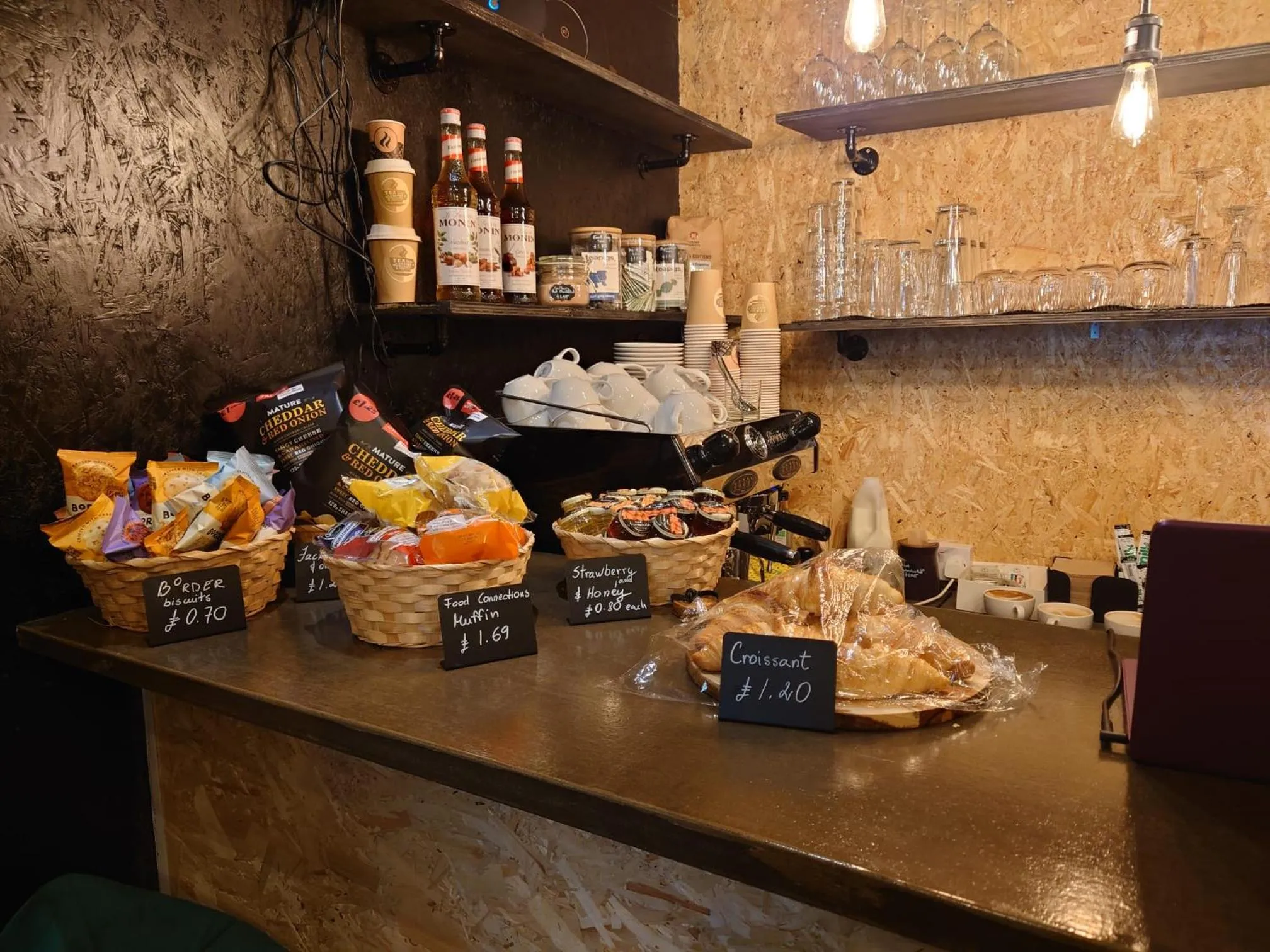 Coffee/tea facilities in Harriette's Guest House