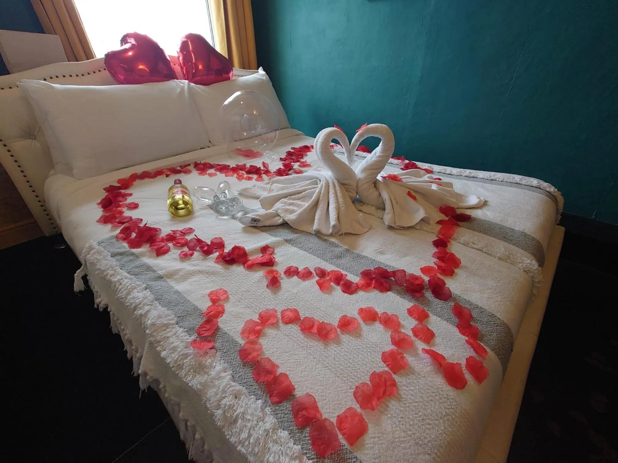 Bed in Harriette's Guest House