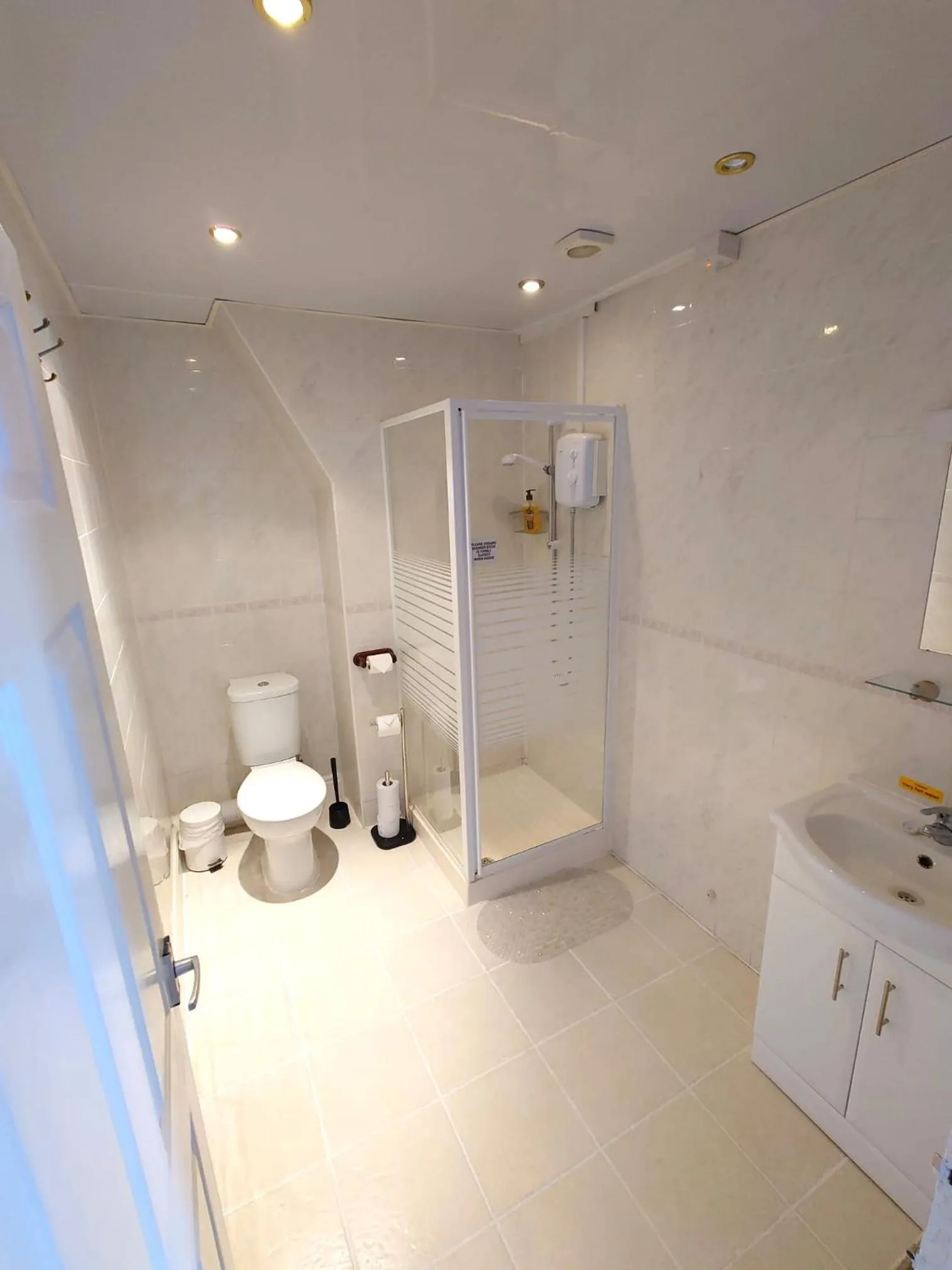 Shower in Harriette's Guest House