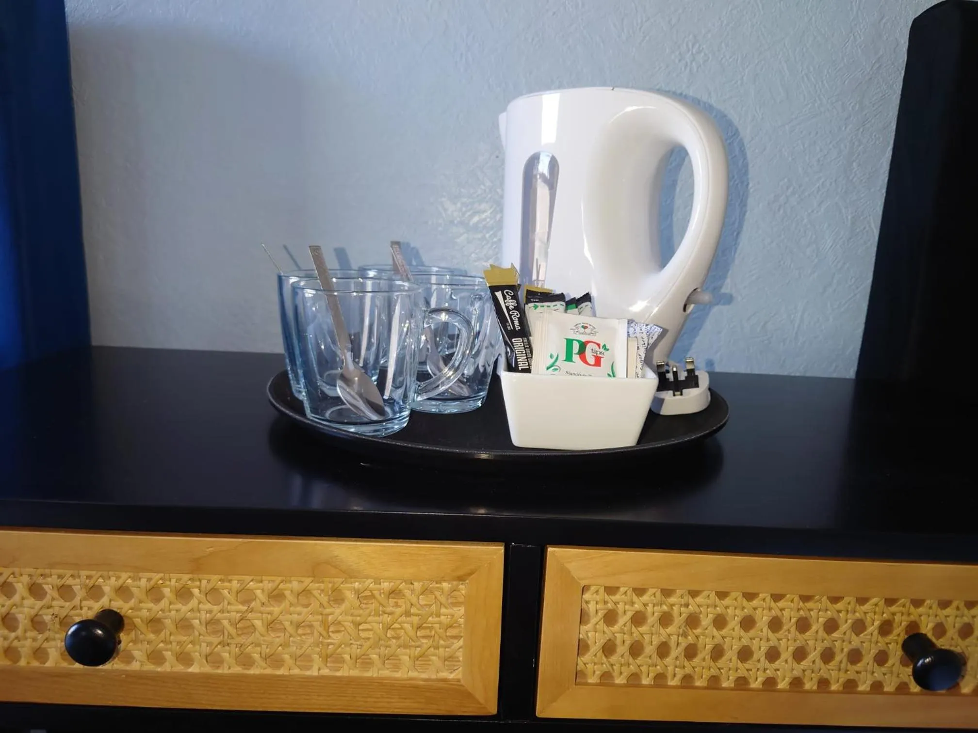 Coffee/tea facilities in Harriette's Guest House