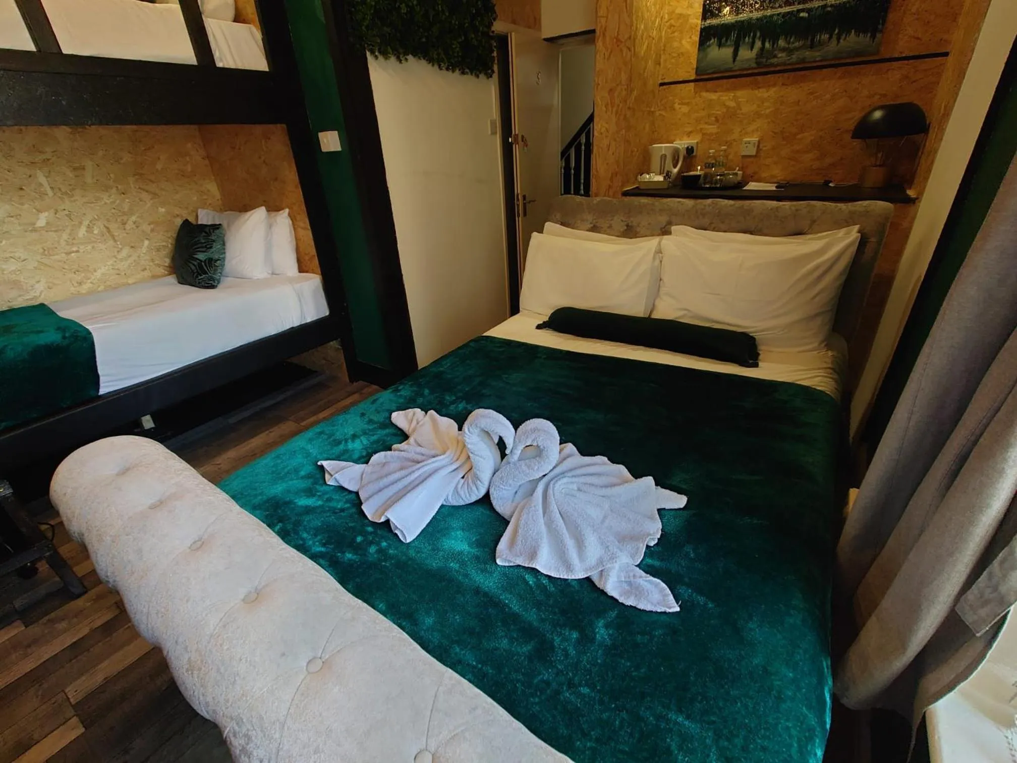 Bed in Harriette's Guest House