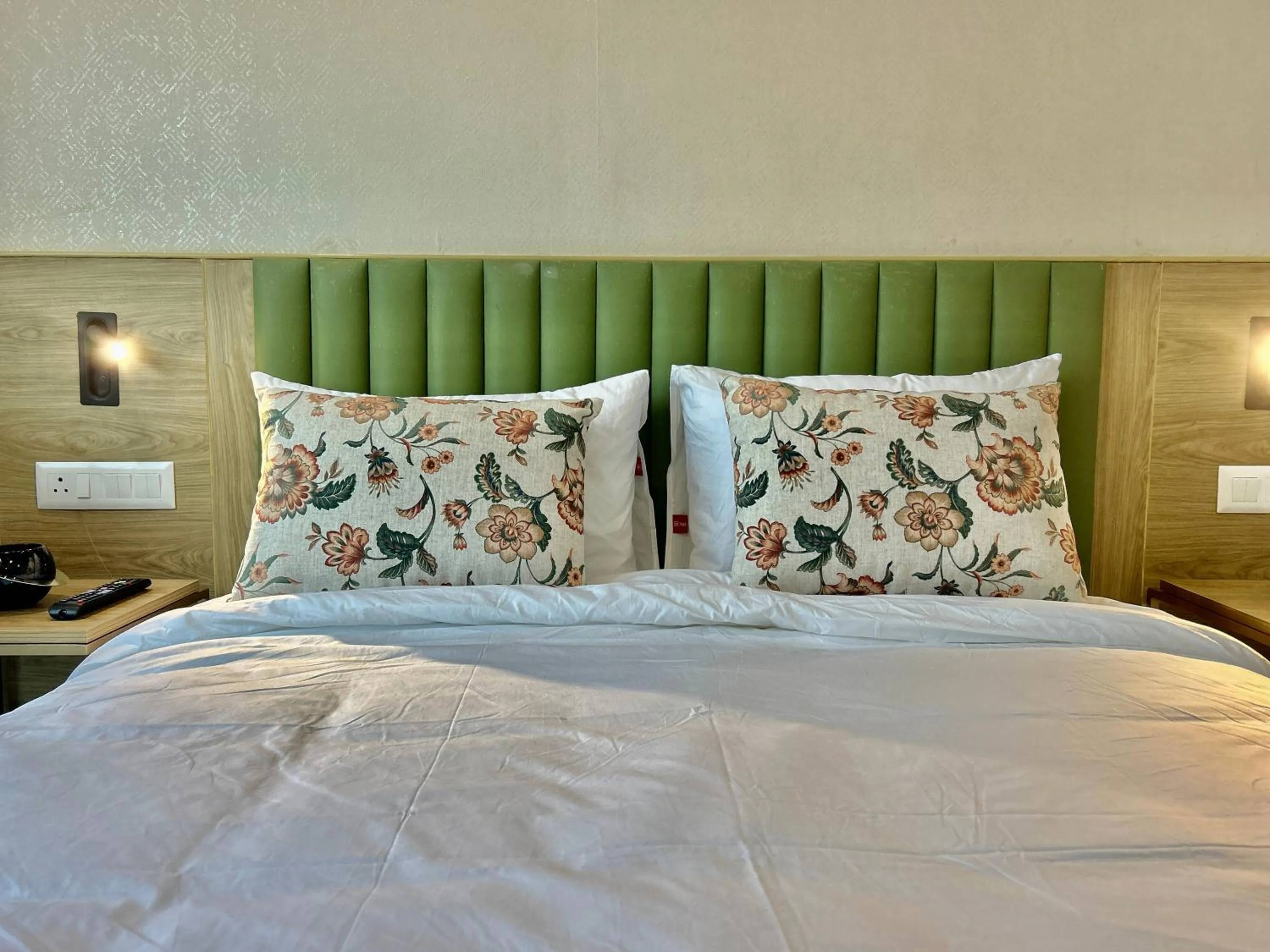 Bed in Hotel Limon & Banquet Sector 29, Gurgaon