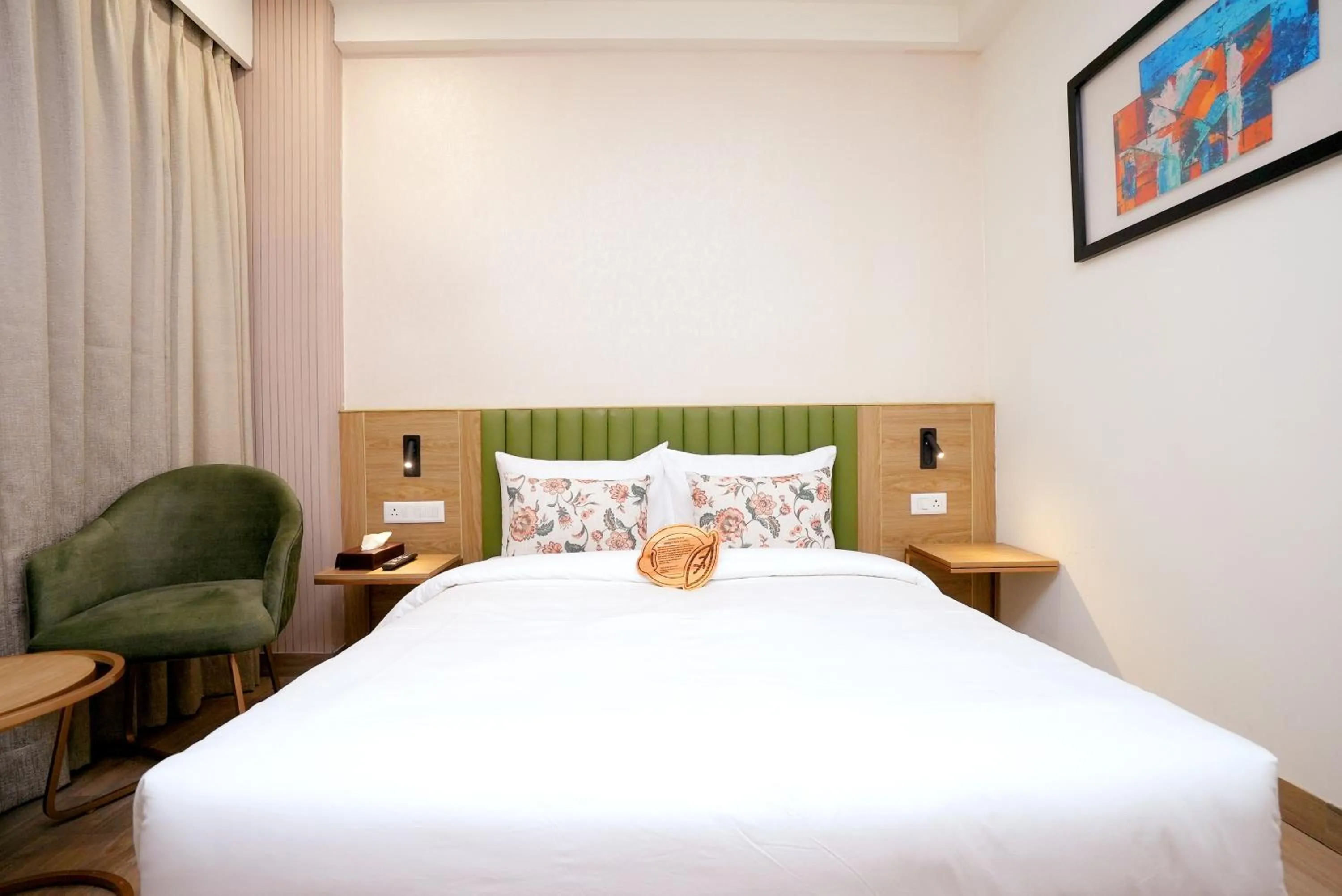 Property building, Bed in Hotel Limon & Banquet Sector 29, Gurgaon