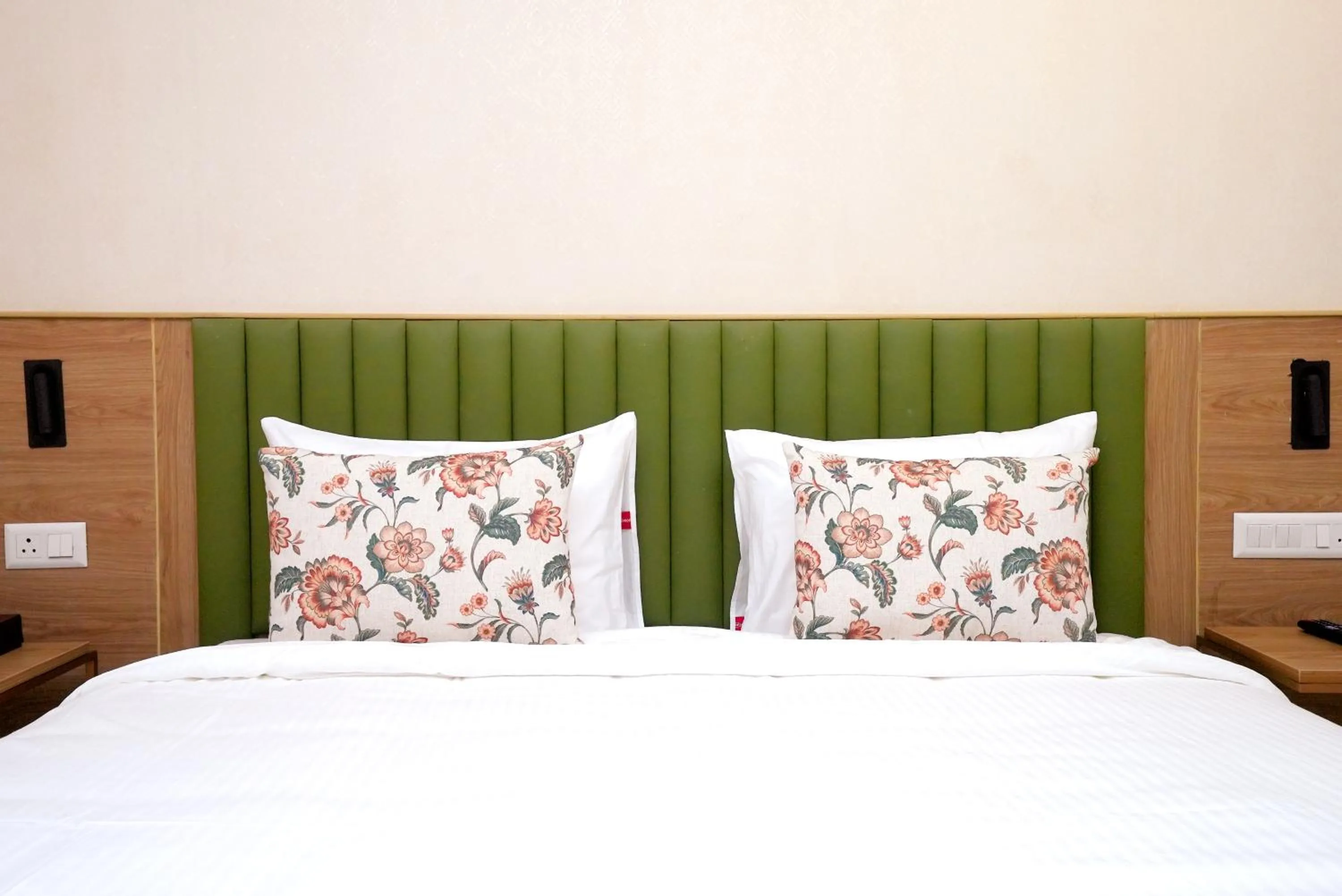 Bed in Hotel Limon & Banquet Sector 29, Gurgaon