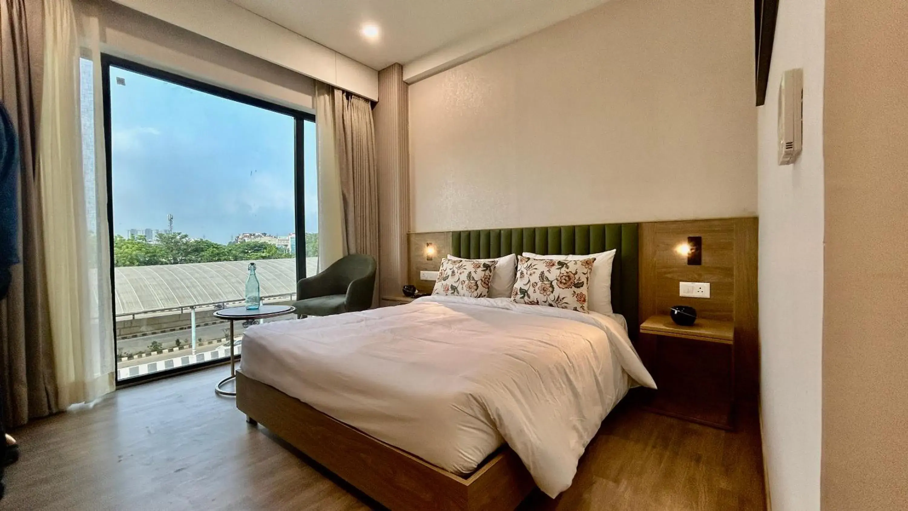 Property building, Bed in Hotel Limon & Banquet Sector 29, Gurgaon Property building, Bed in Hotel Limon & Banquet Sector 29, Gurgaon