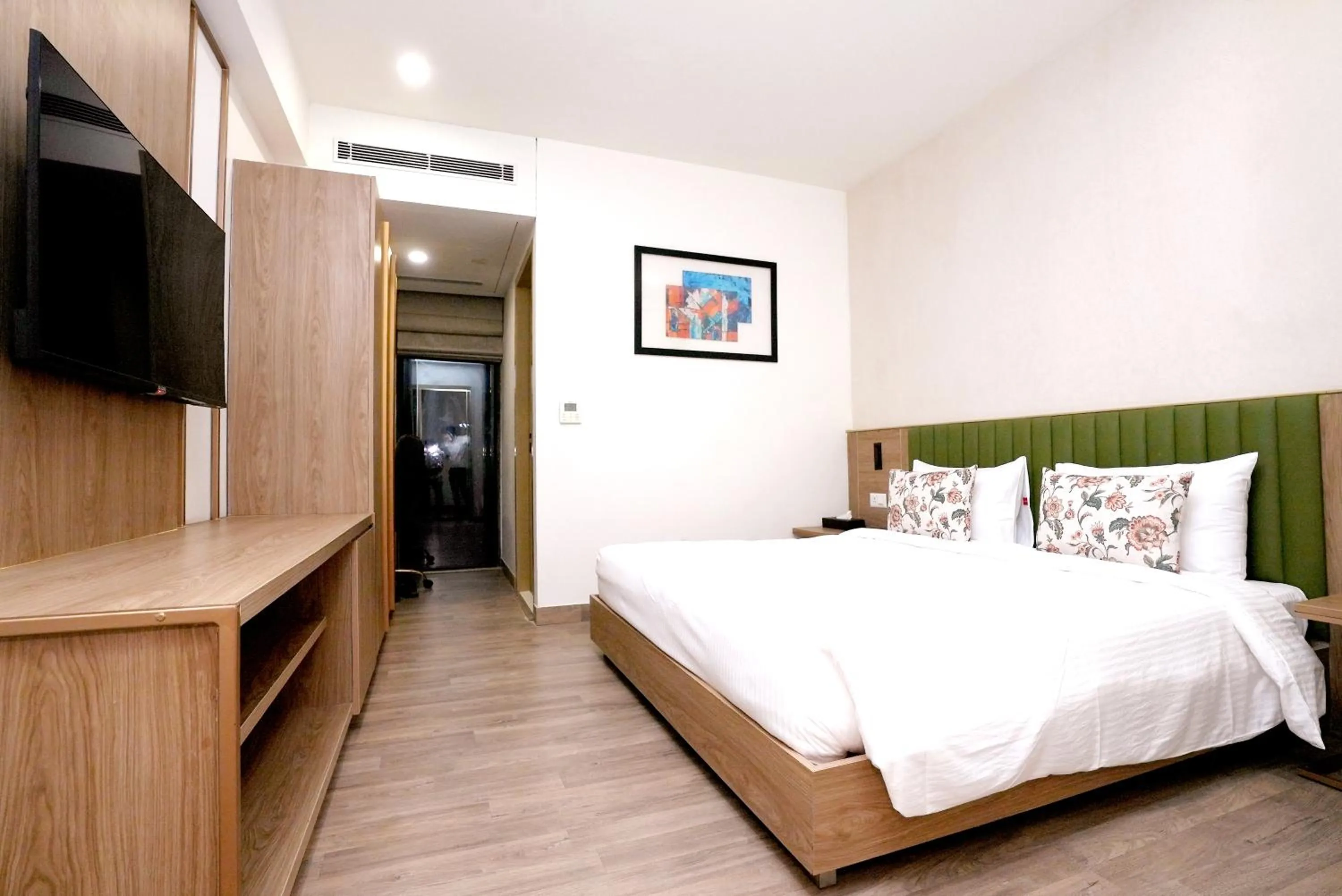 Property building, Bed in Hotel Limon & Banquet Sector 29, Gurgaon