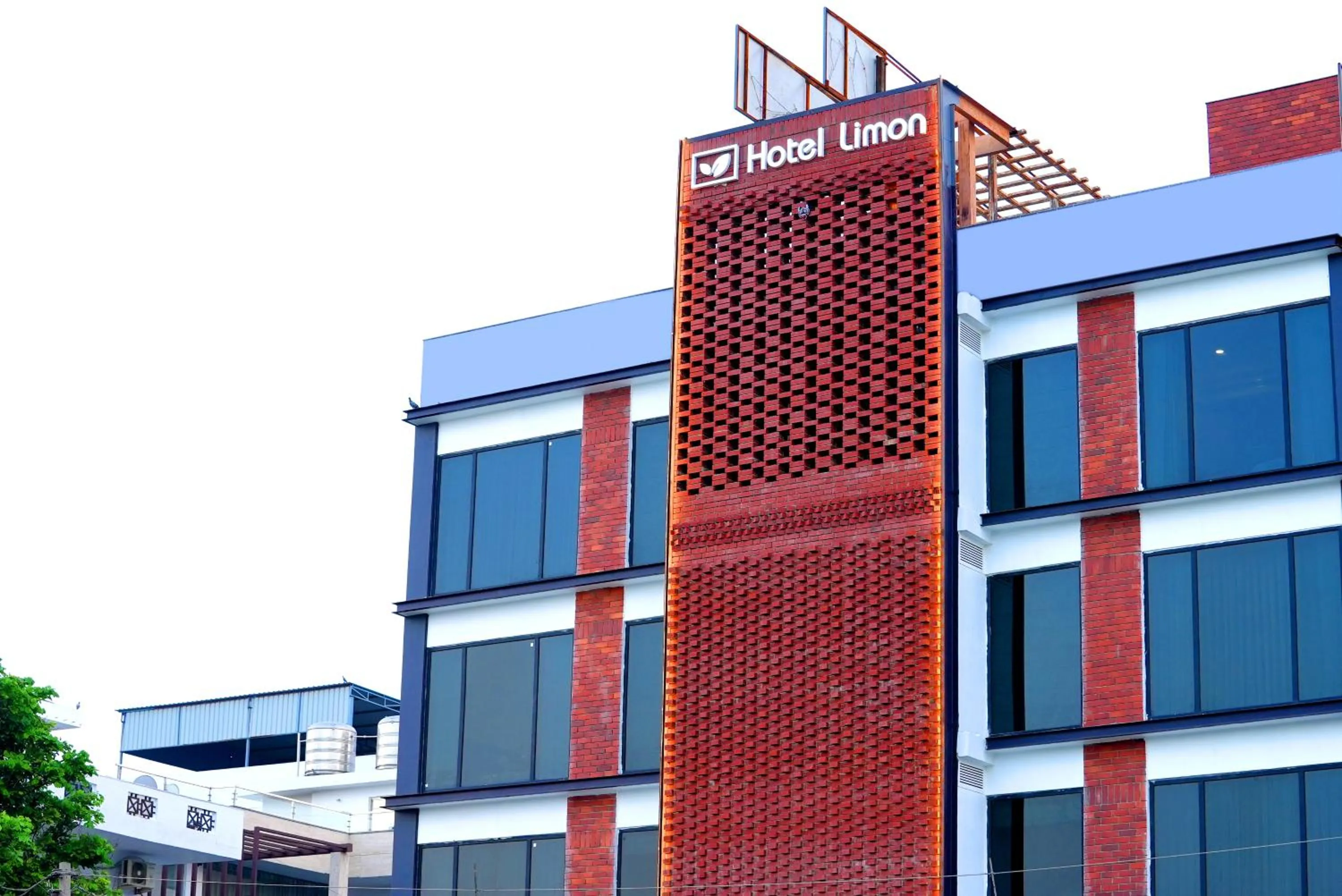 Property building in Hotel Limon & Banquet Sector 29, Gurgaon